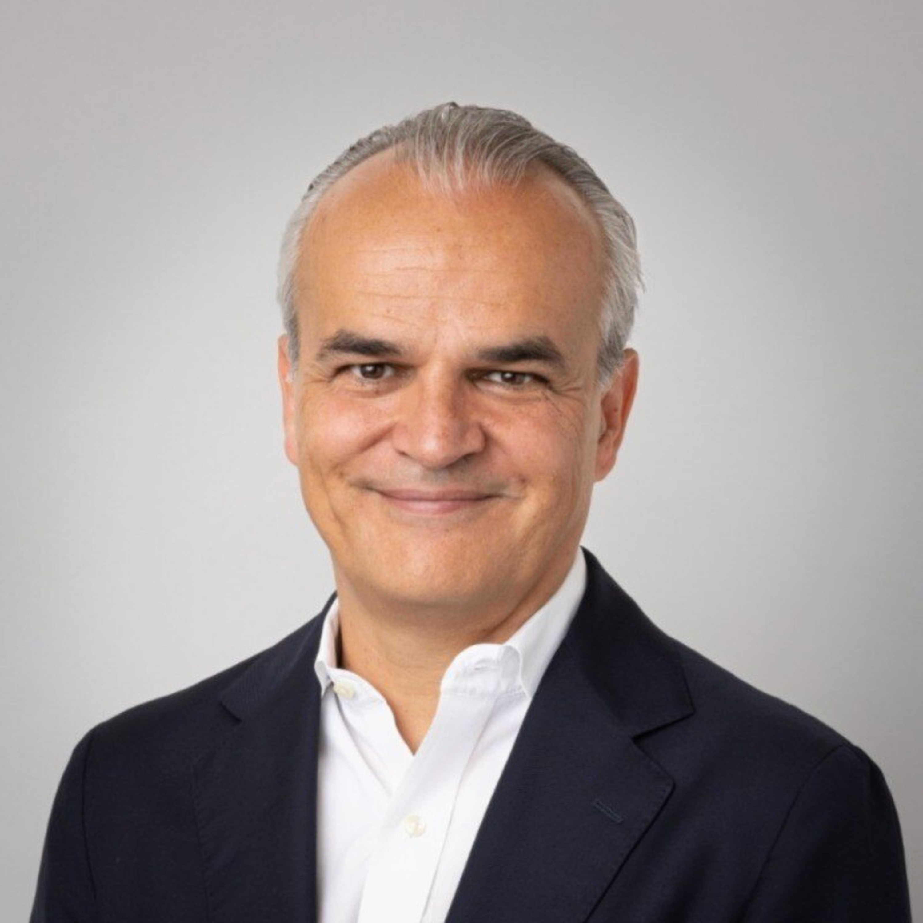 Luc Stefani, CHRO and Global HR Consultant at LS HR Consulting episode artwork