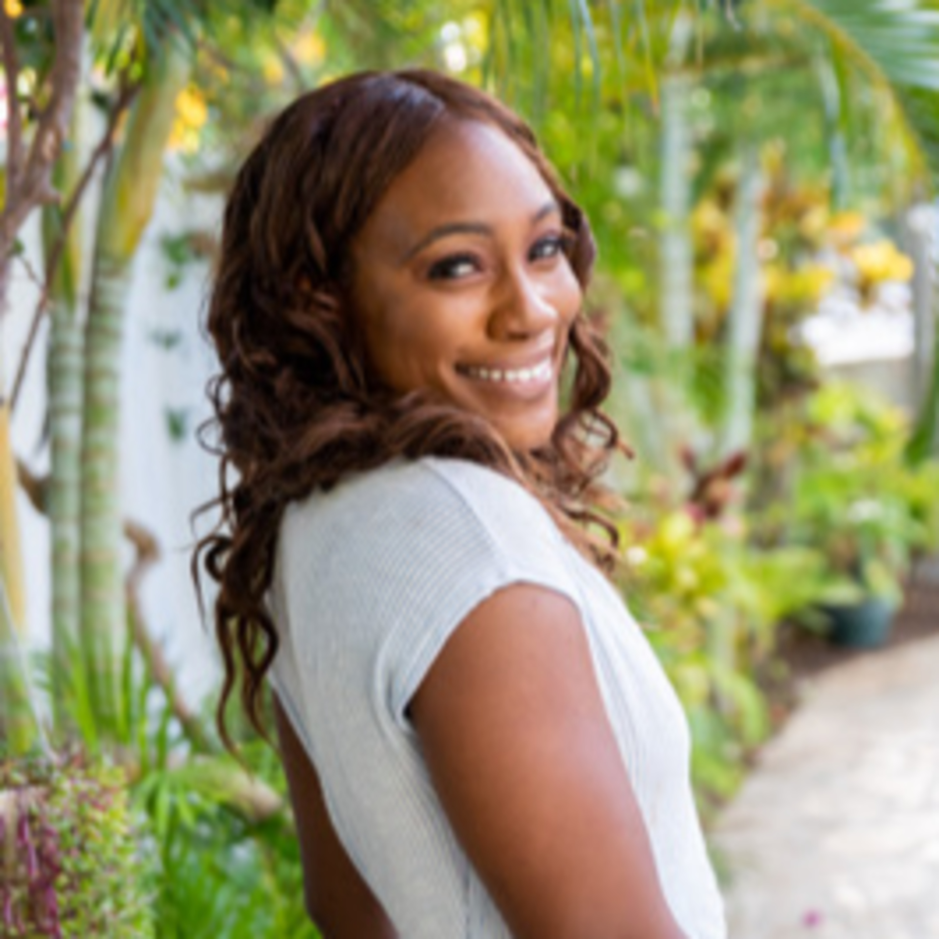 Supporting Military Moms: Bianca Bevins' Mothers Rise Collective Offers Postpartum Care & Coaching episode artwork