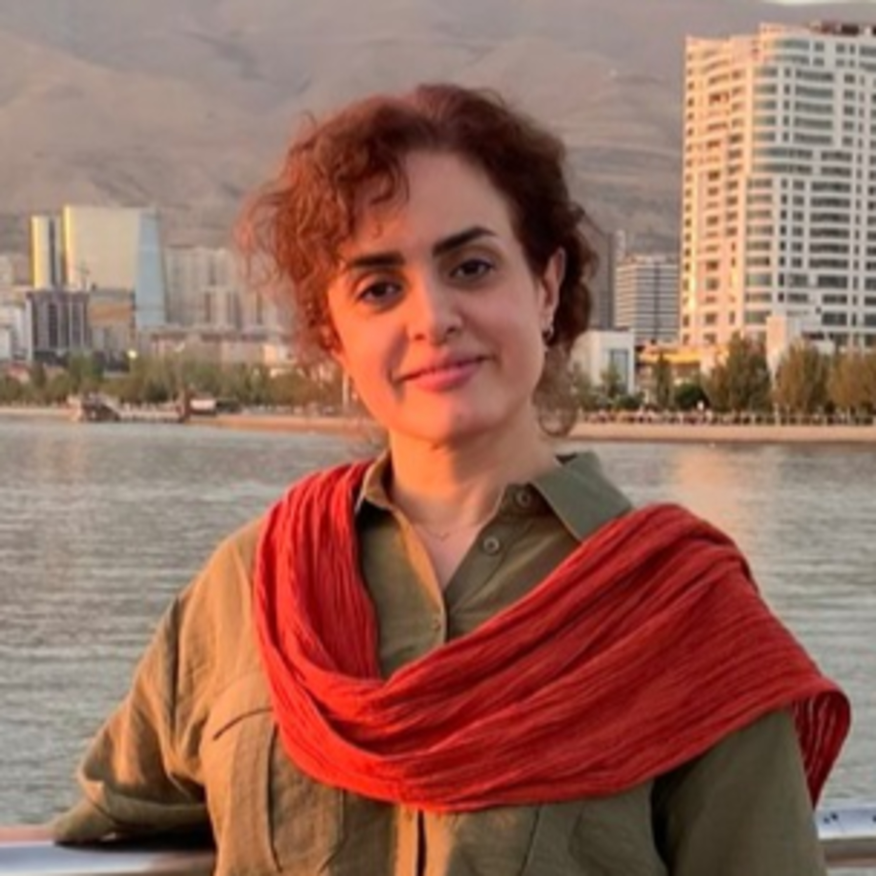 کاور هر چه پیش آید خوش آید || پریسا