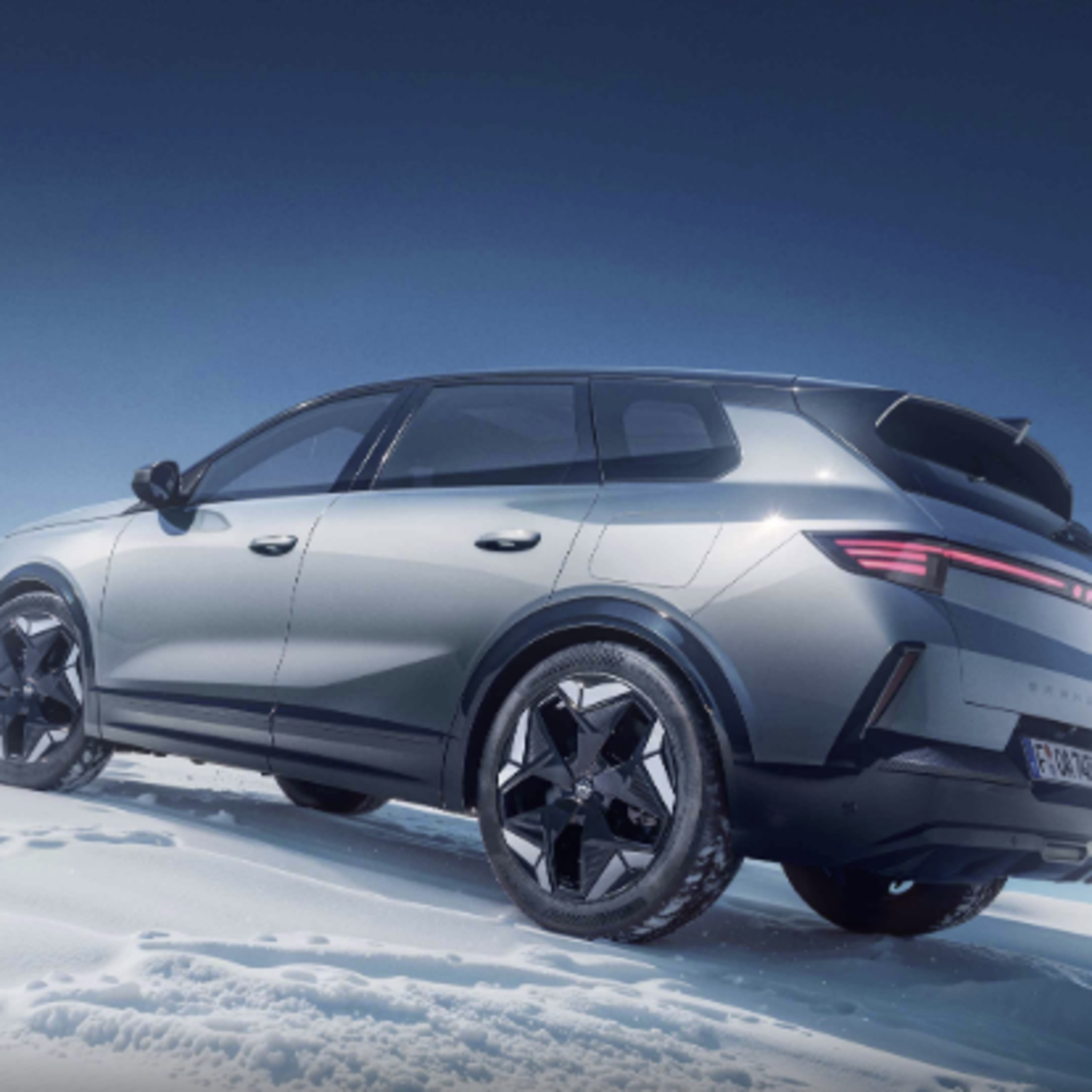 The All-Electric Opel Grandland: Evolution and Technical Mastery episode artwork