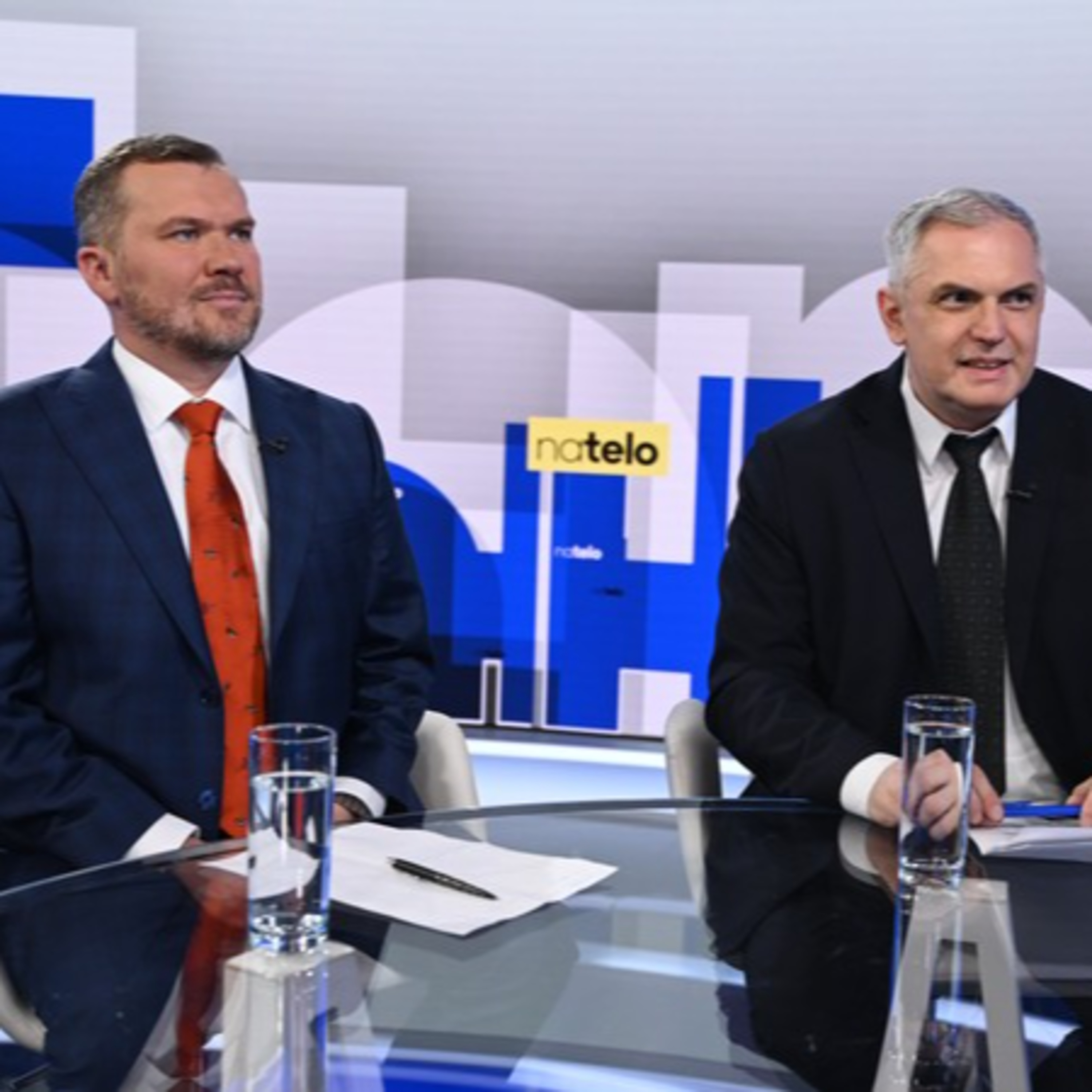 Na telo (27. 4.): Roman Michelko (SNS) a Viliam Karas (KDH) episode artwork