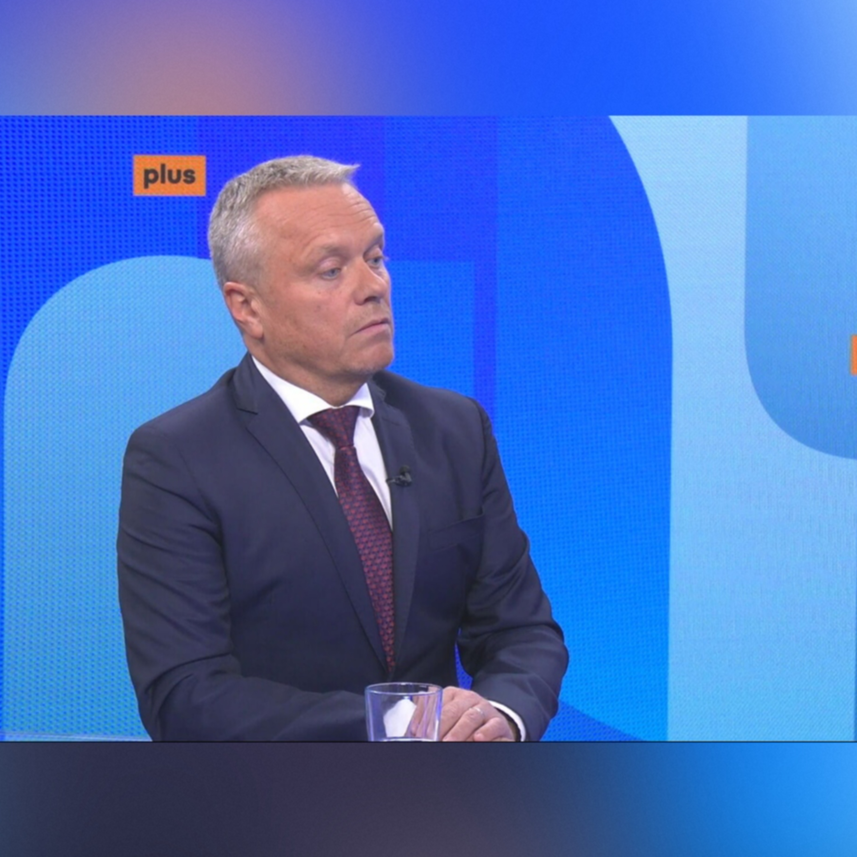 Na telo plus (27. 11.): Ľubomír Andrassy (NKÚ)