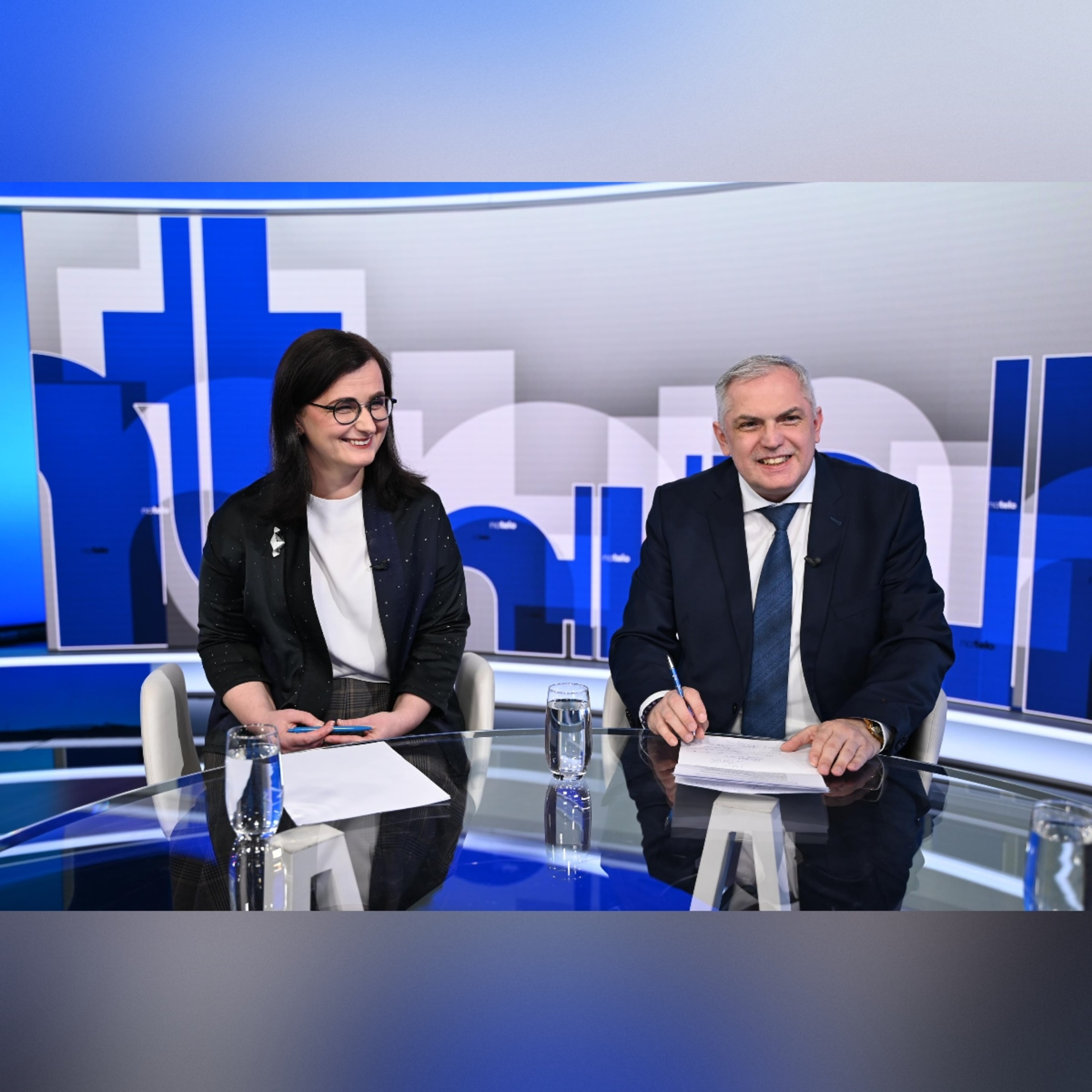 Na telo (3. 5.): Roman Michelko (SNS) a Zuzana Mesterová (PS)