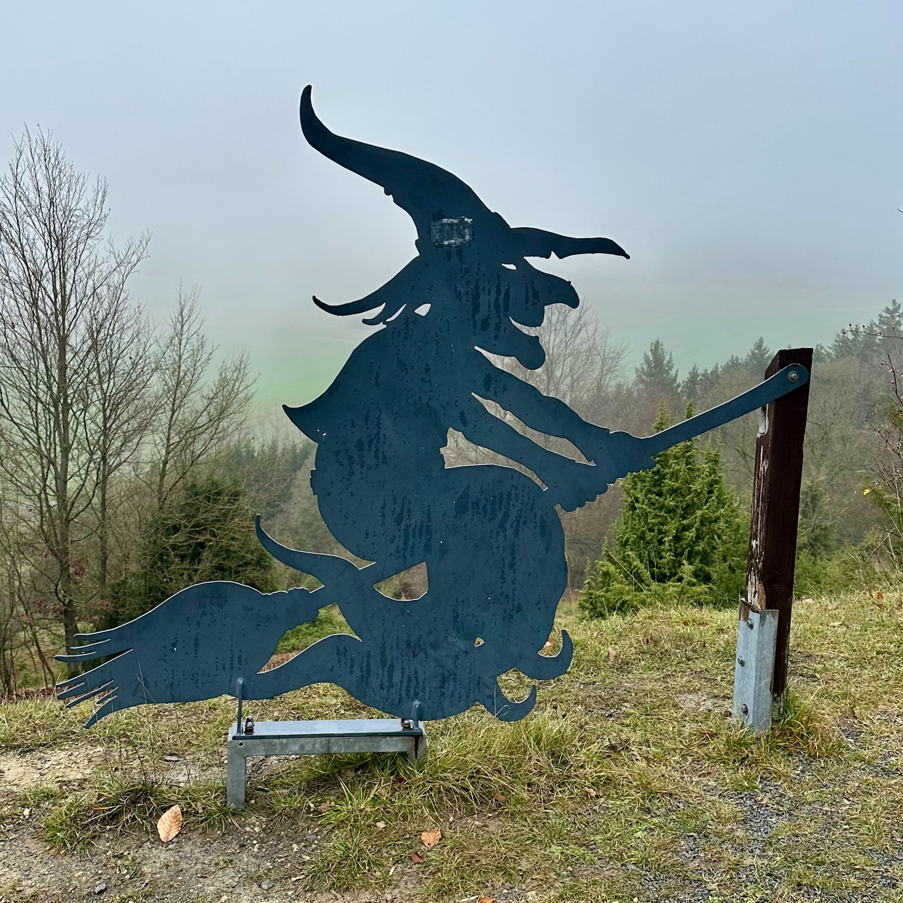 Familienwanderweg Hexenpfad: Wo Hexen wohnen & Familien glücklich wandern episode artwork