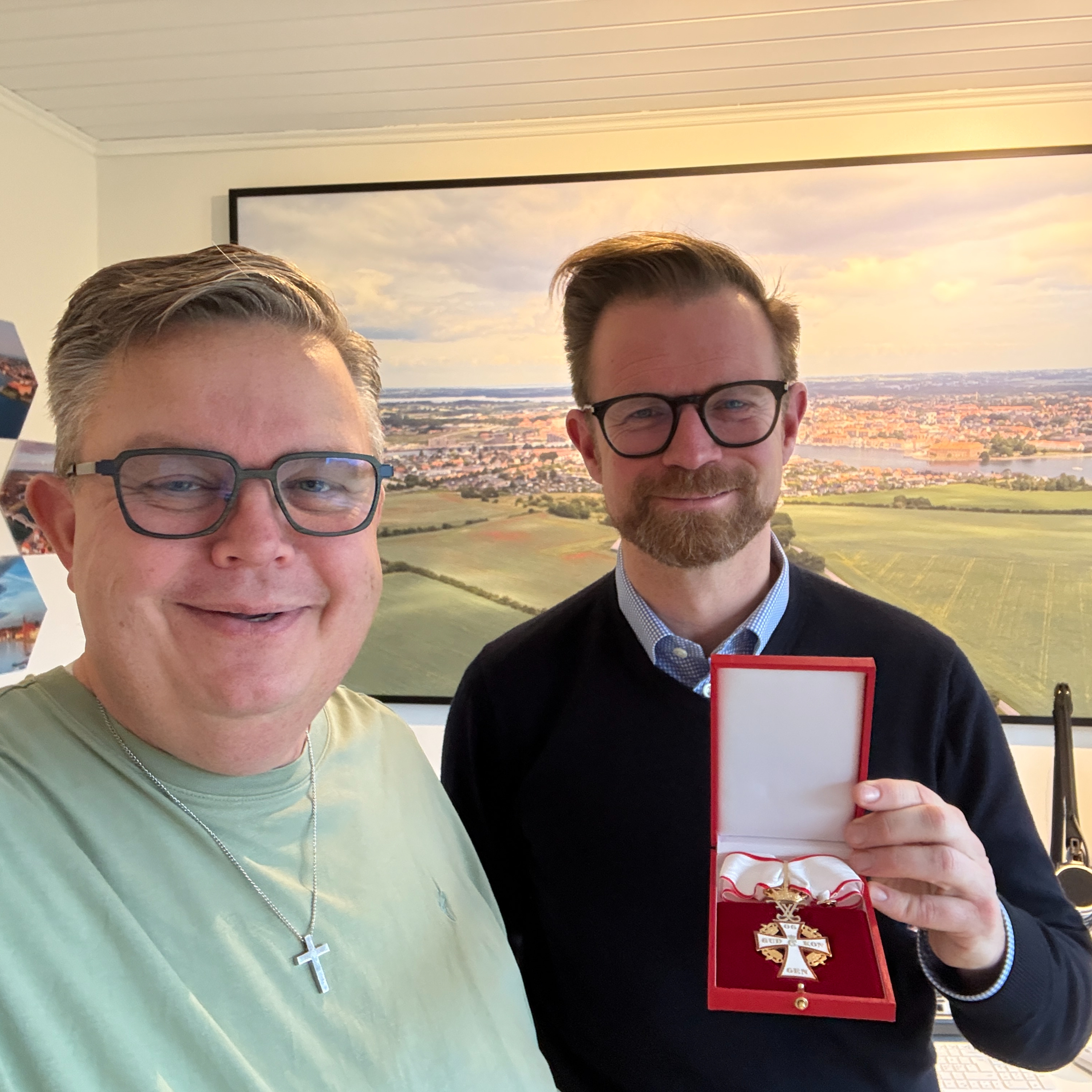 Uventet aftale i kalenderen blev til Kommandørkors episode artwork