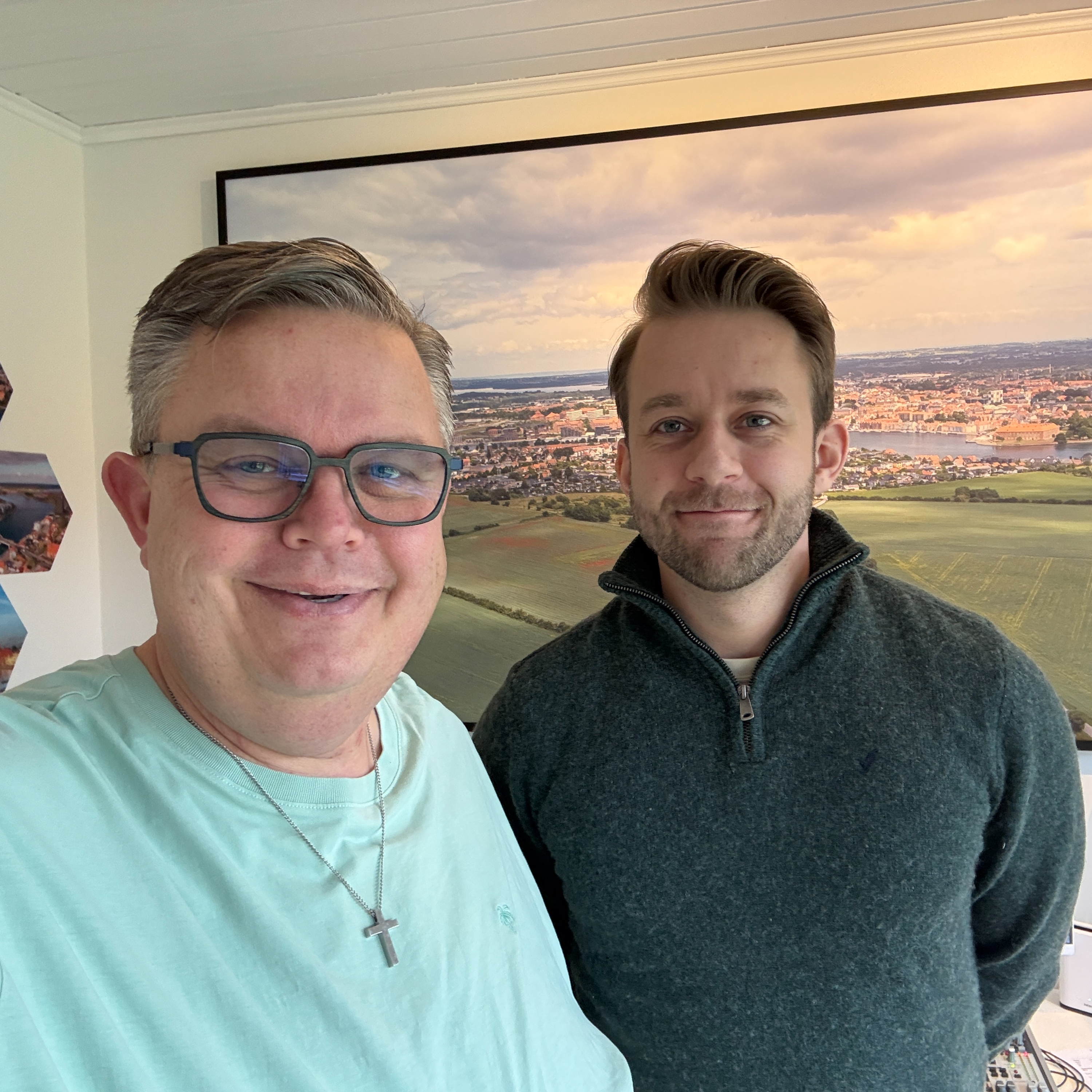 Philip vil give flere advokathjælp episode artwork