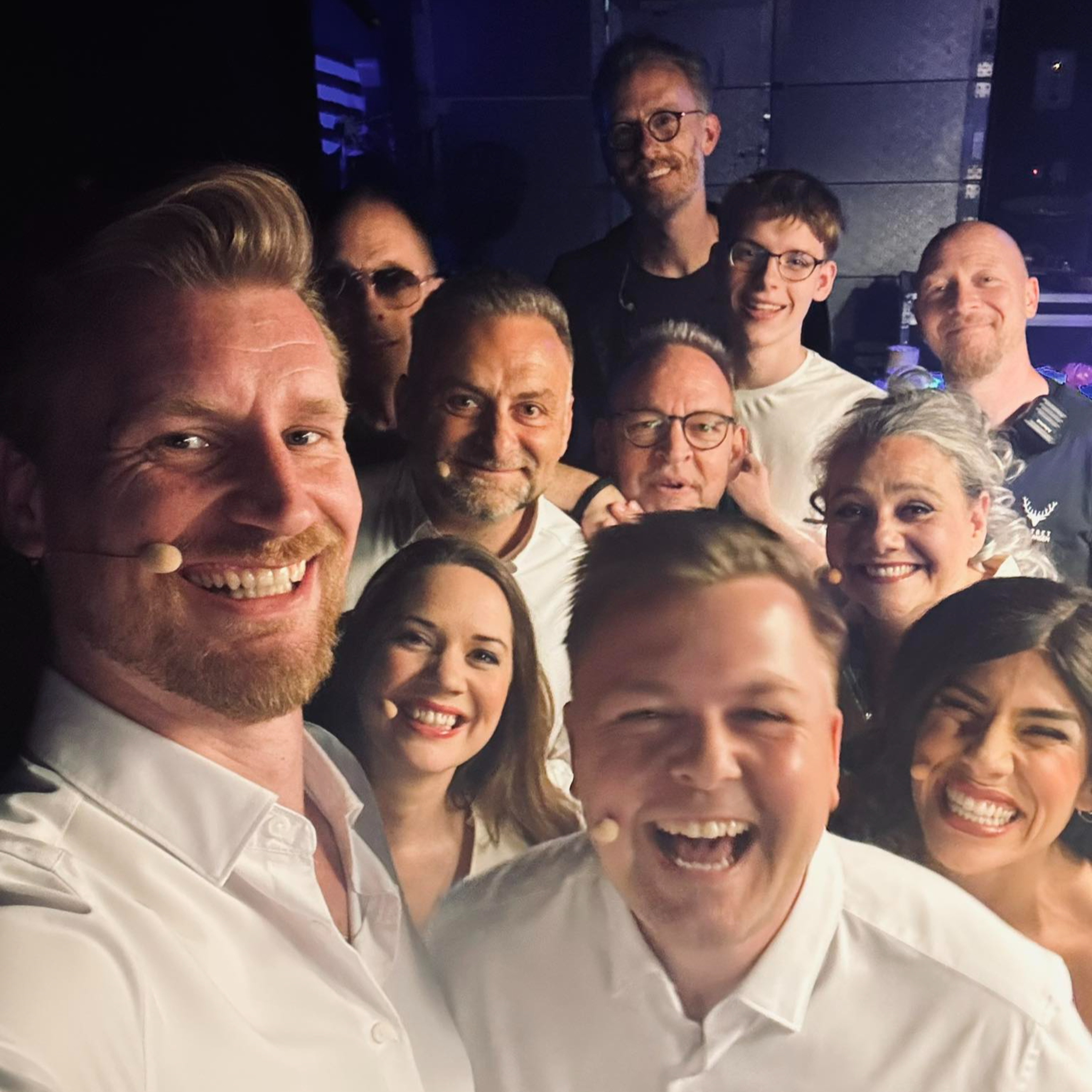 Midtvejsstatus på en revy-succes episode artwork