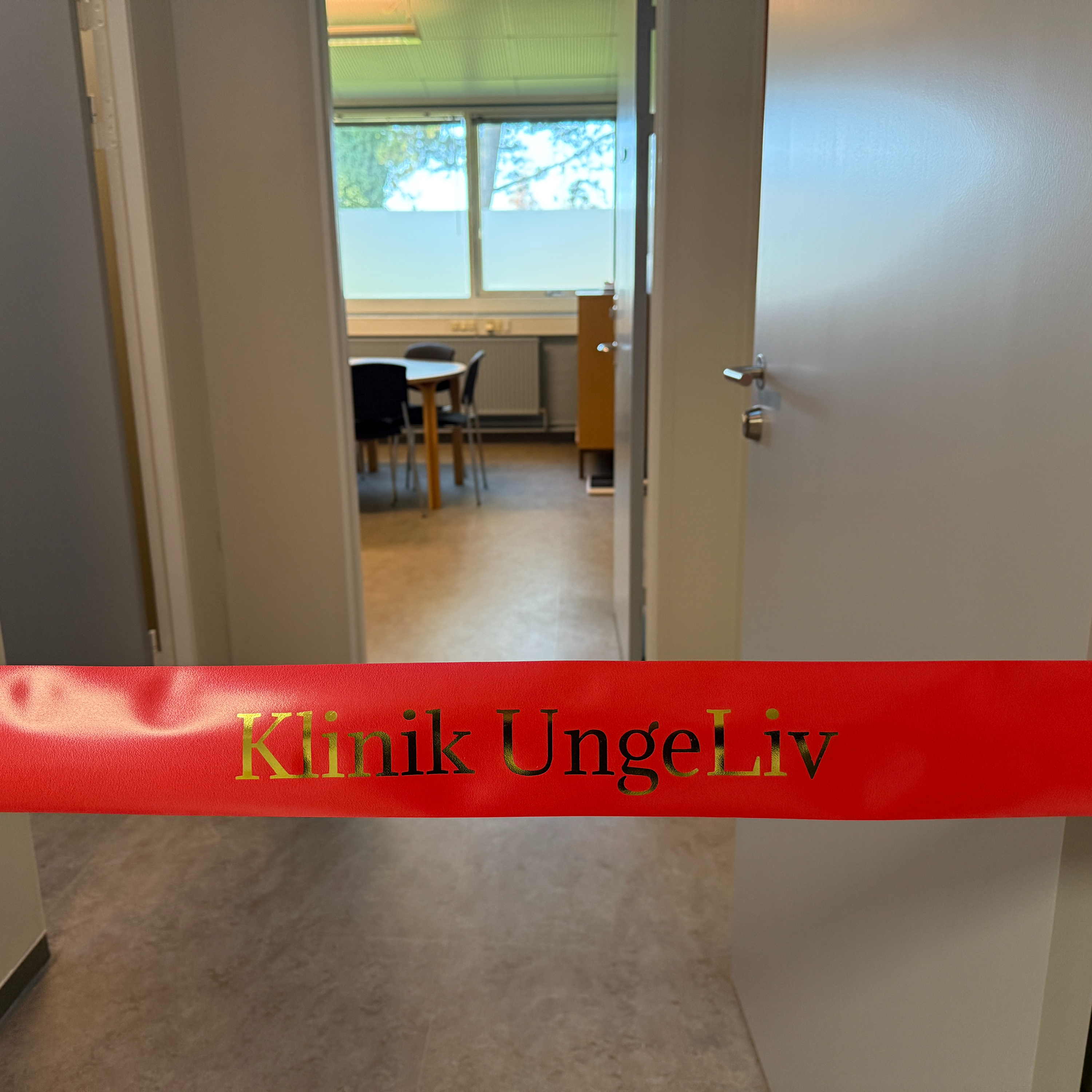 Klinik Ungeliv skal tage de vanskelige snakke episode artwork