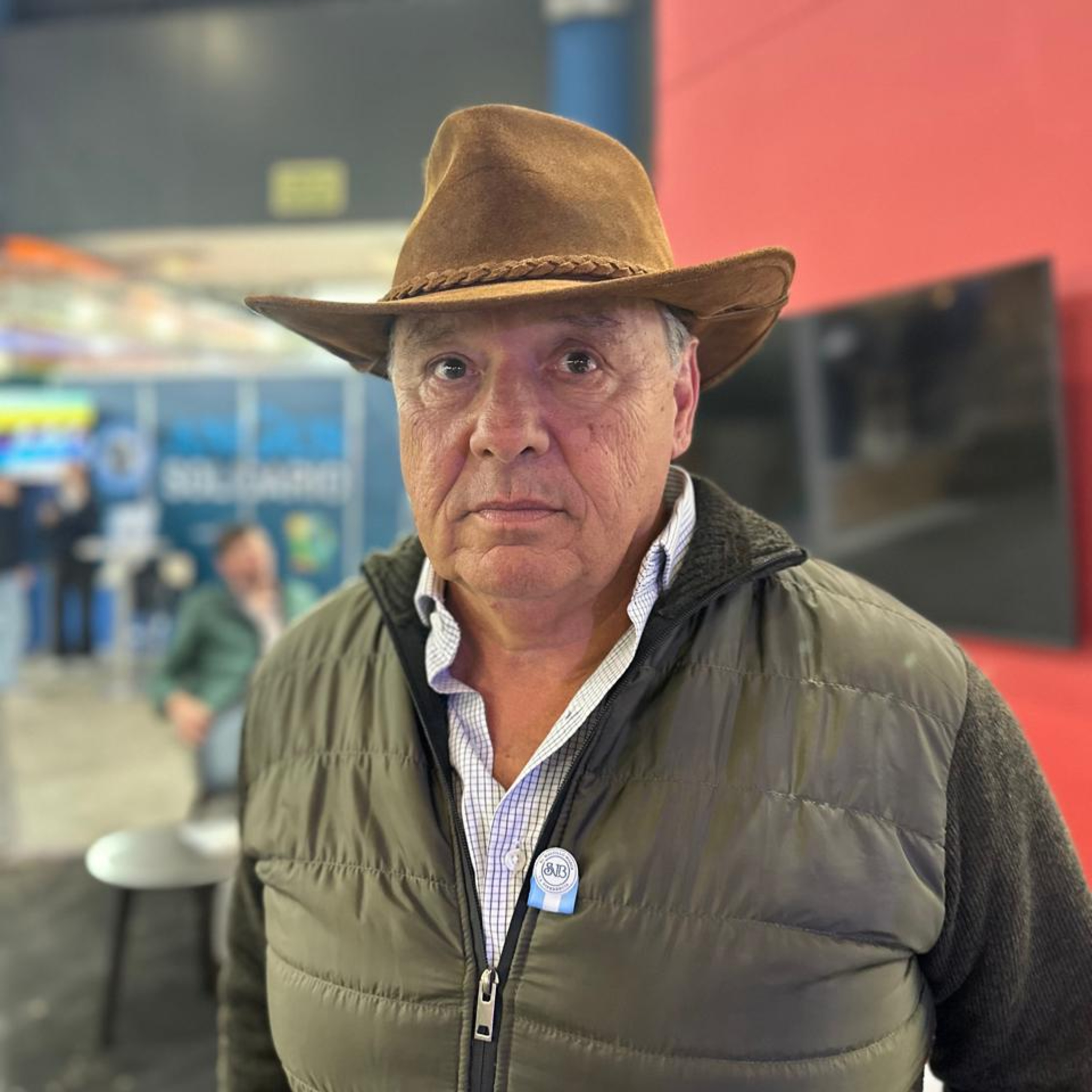 Saenz Valiente, Bullrich subasta Jersey en Vedia episode artwork
