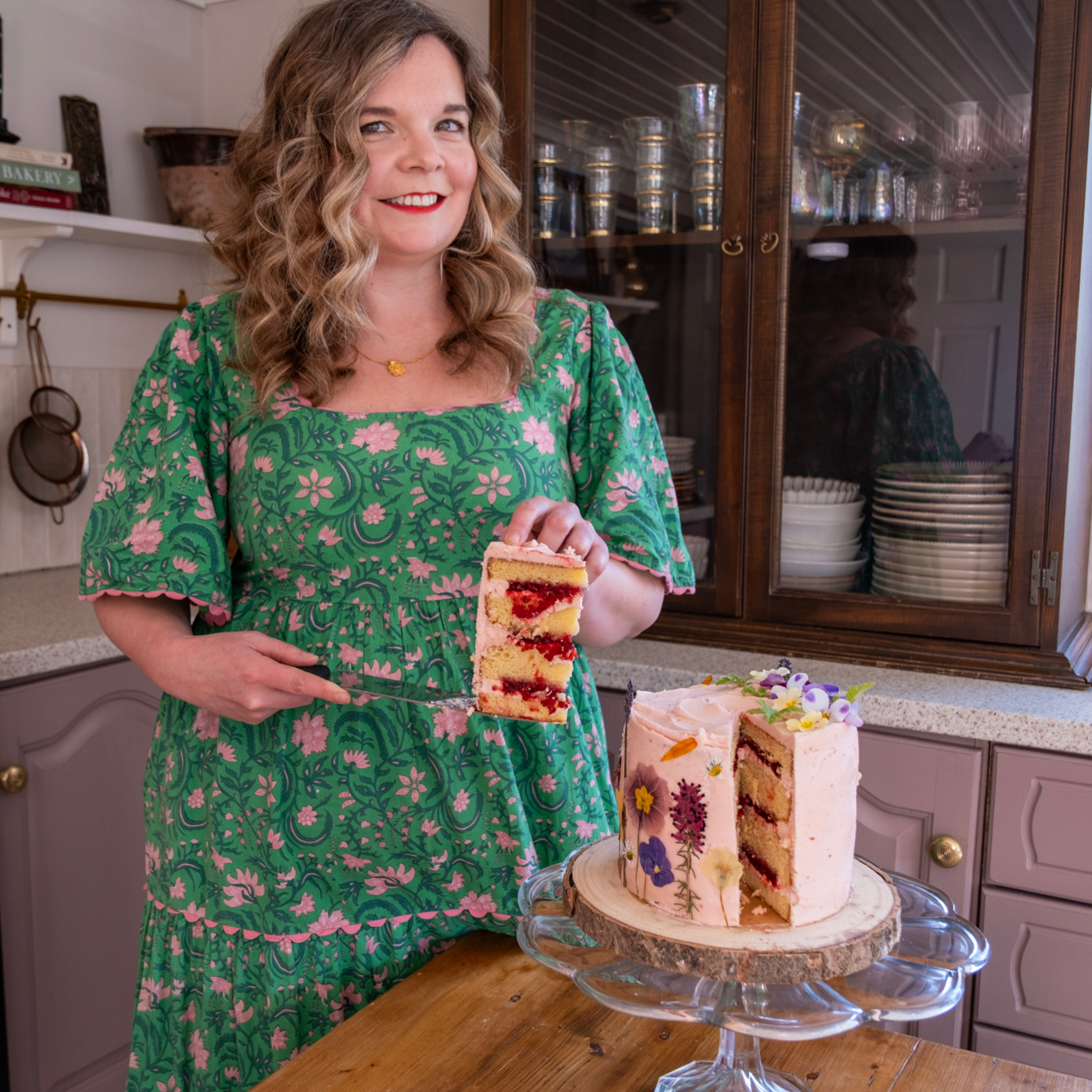 Decorating a Cake with Edible Flowers | Erin Bunting and Emma Rose Lowe episode artwork
