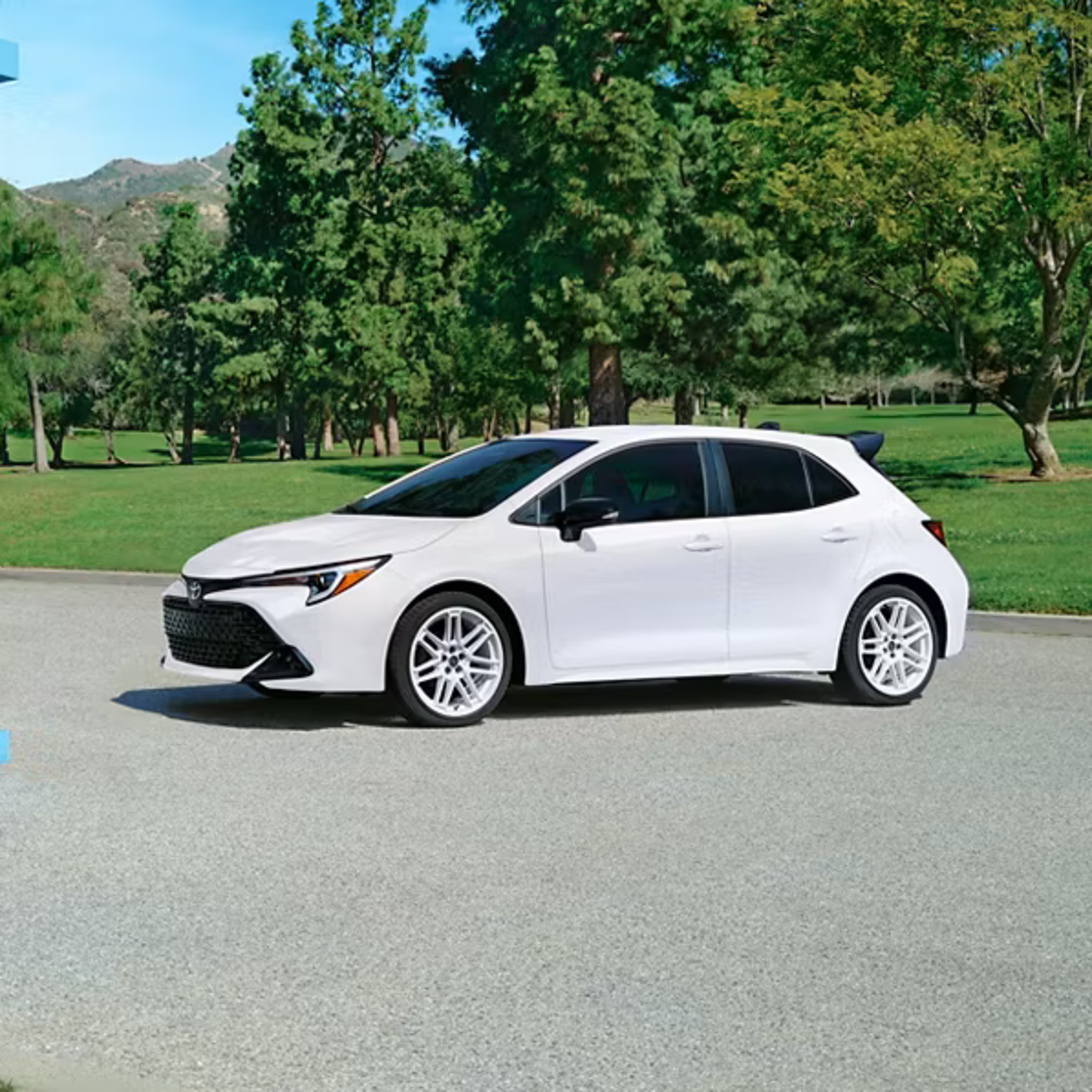 2 comparos: Kia EV5 VS Subaru Uncharted, Toyota Corolla Hatchback VS VW GTI