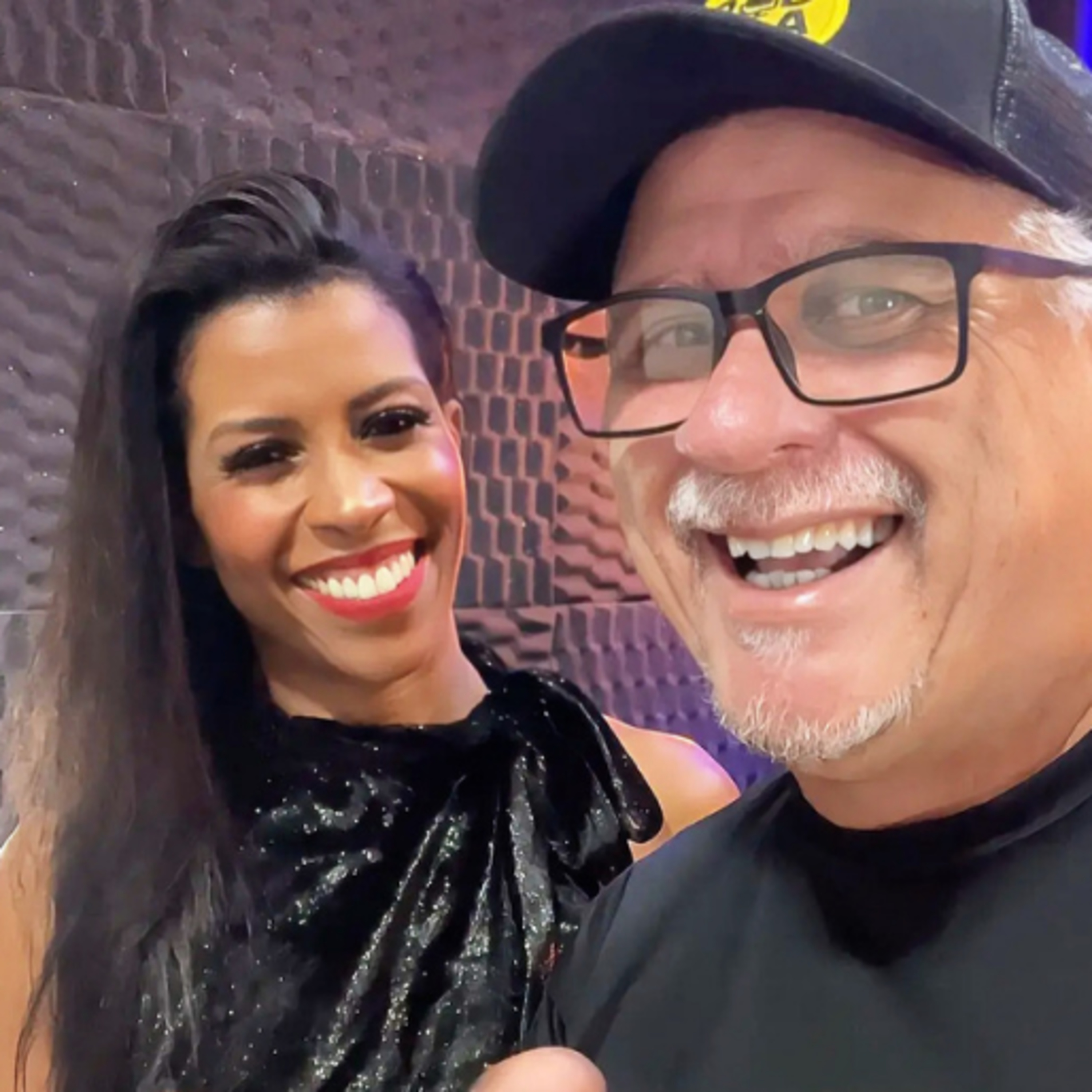 Miss Marley: a cantora internacional que conquistou 32 países episode artwork