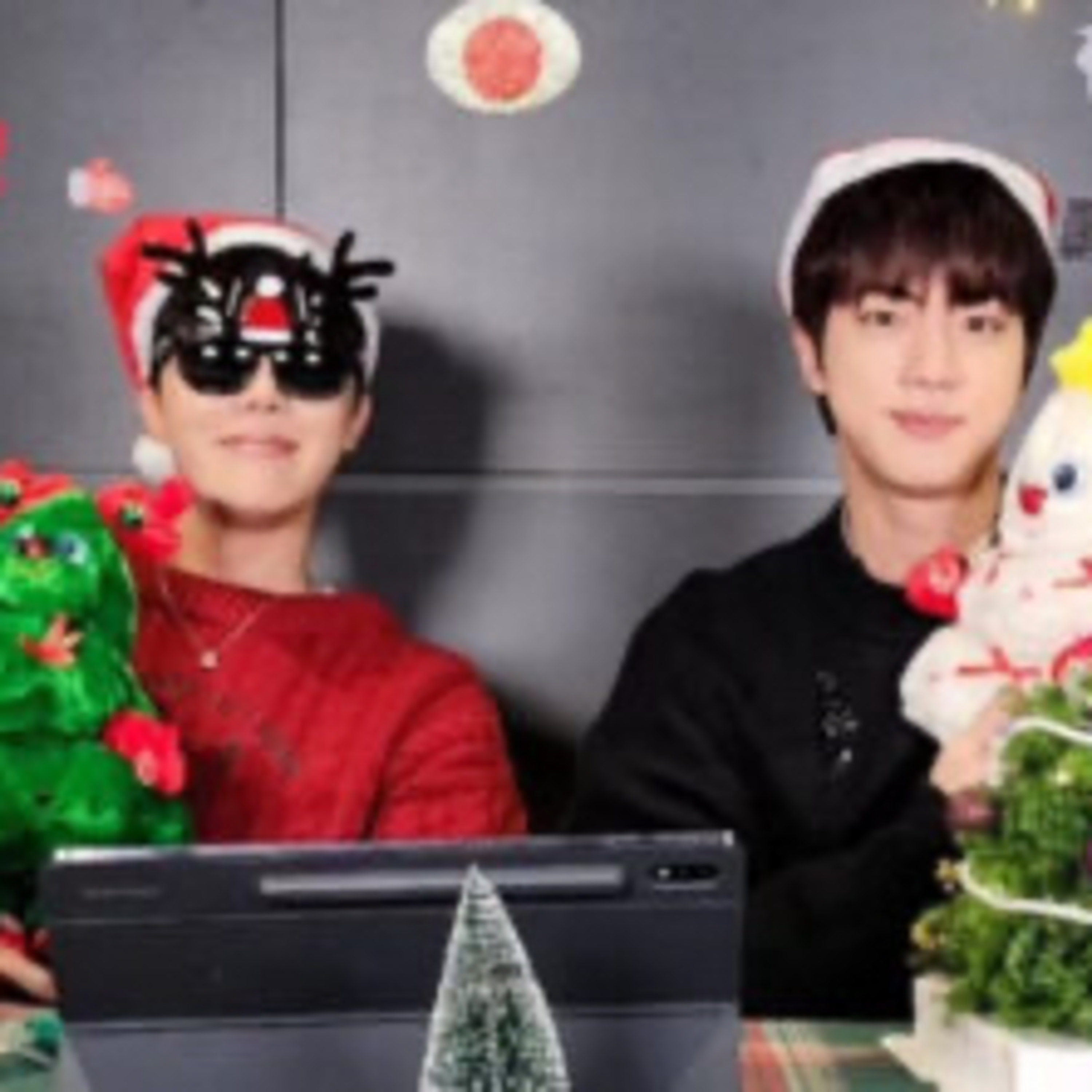 BTS’s Jin Almost Cut The Live Broadcast After Not Being Able To Answer J-Hope’s Question Article