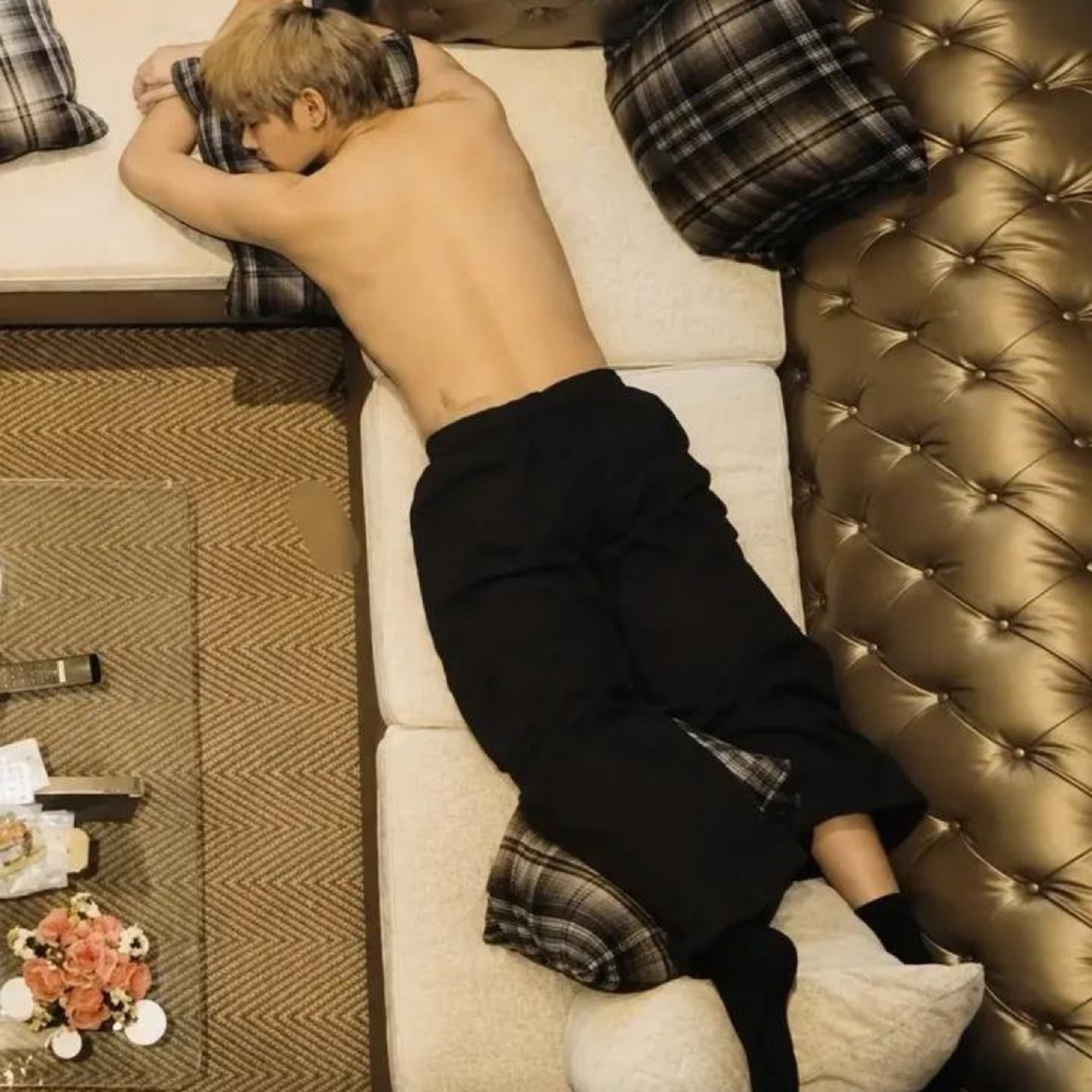 BTS’ V Shares He’s Been Battling Hearing Loss in One Ear After Mandatory Military Service