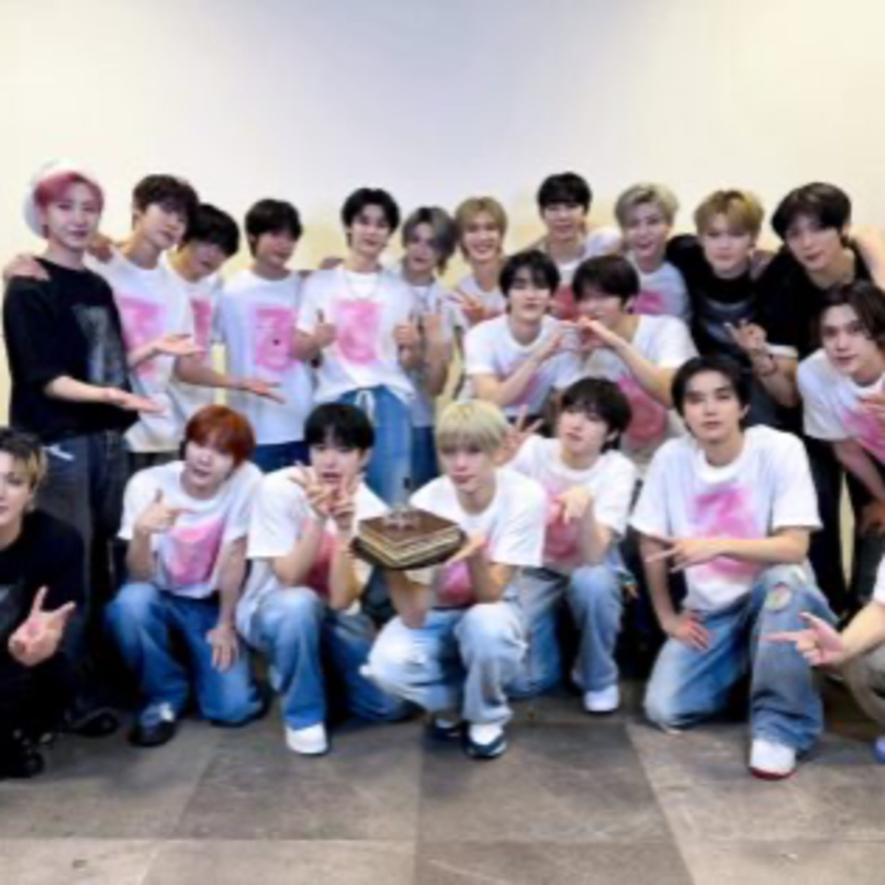 Fans Surprisingly Defend SM Entertainment After Last-Minute “SMTOWN LA” Performance Cancellation episode artwork