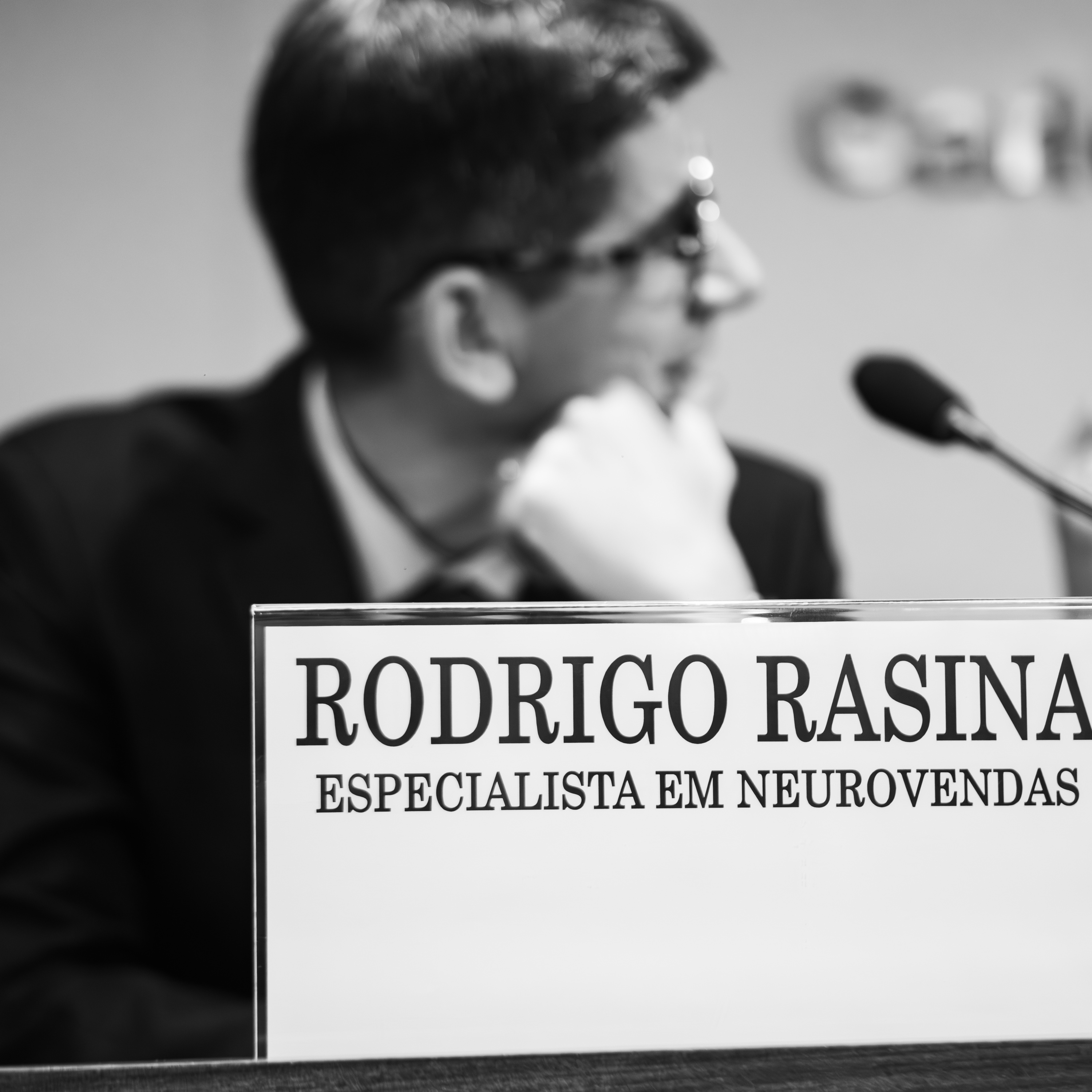 Rodrigo Rasina #145 |O processo duplo da venda: relacionamento e negócio no mesmo caminho. episode artwork