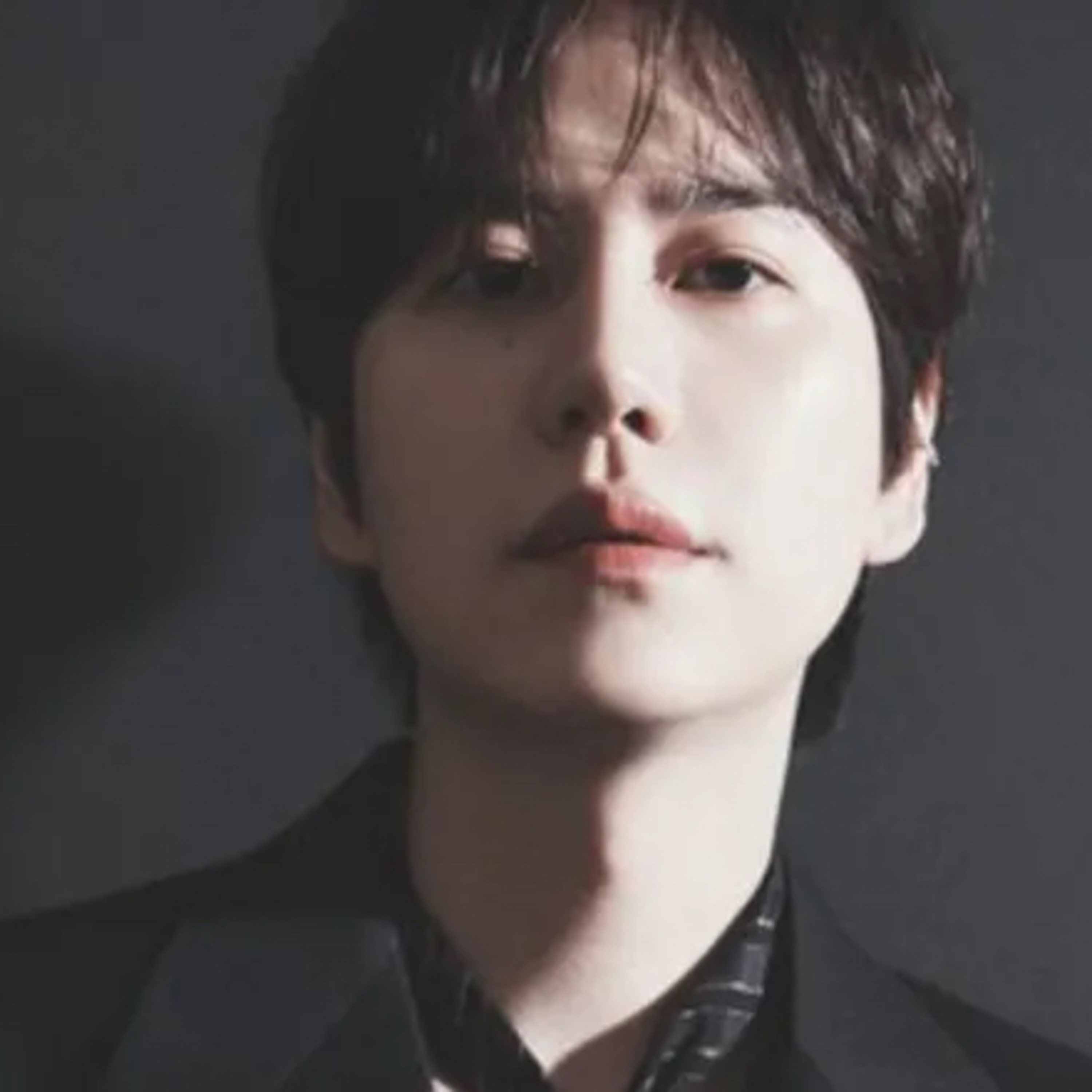 Super Junior Kyuhyun Exposes The Differences Between SM And Antenna Company today koreaboo article  episode artwork