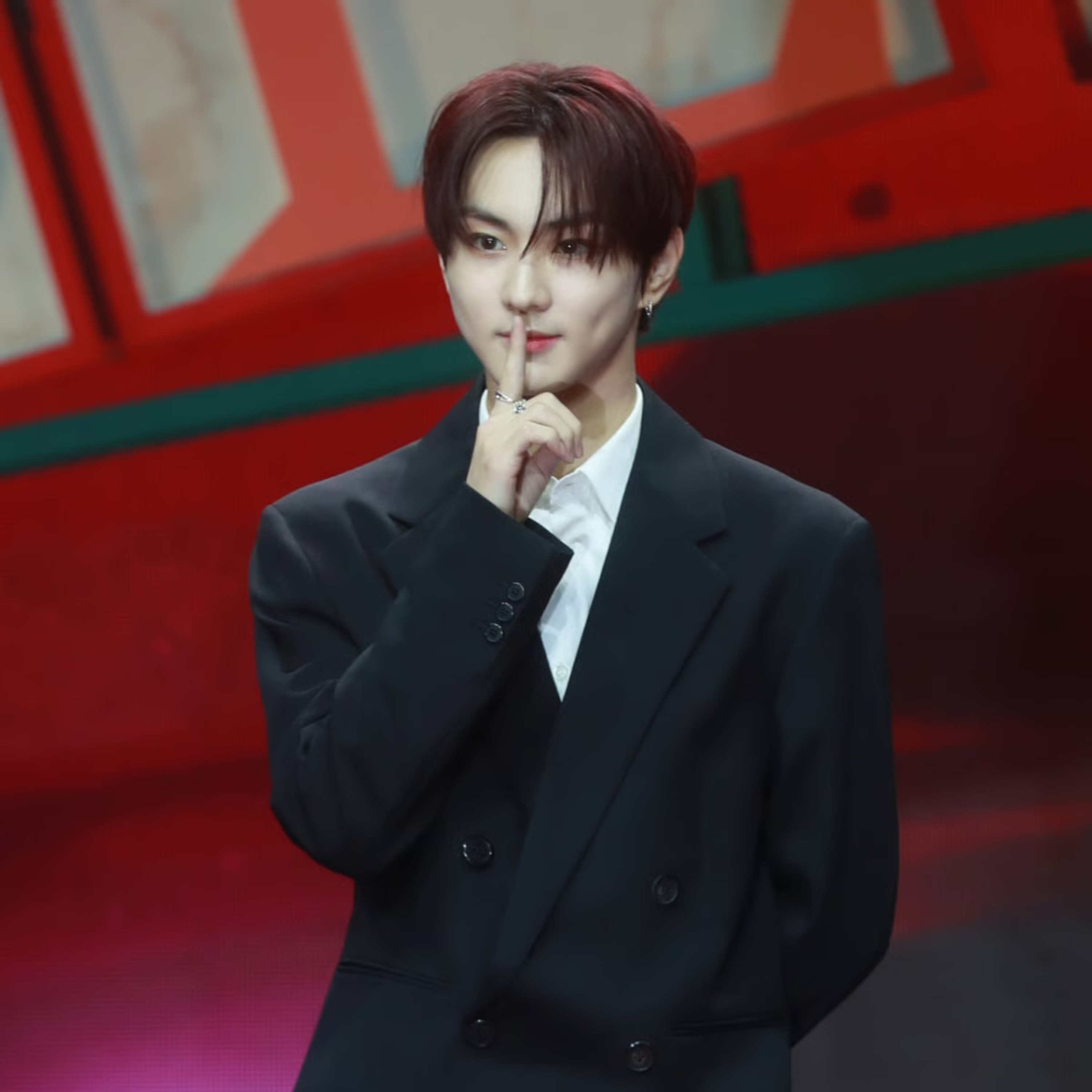 ENHYPEN's Jungwon, after Heeseung's departure, firmly states: "We are now a six-member group; episode artwork