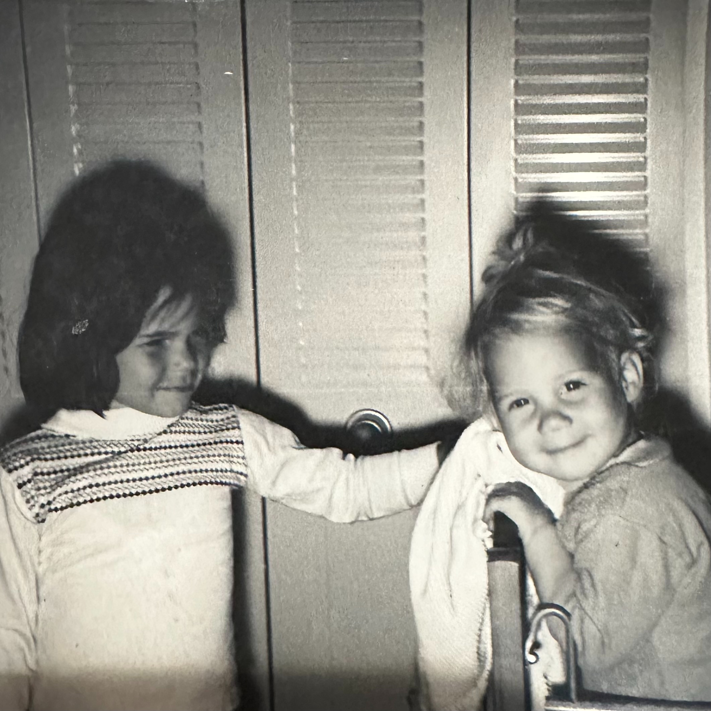 2 Sisters - 24 Books: Double the perspectives, double the bookish fun
