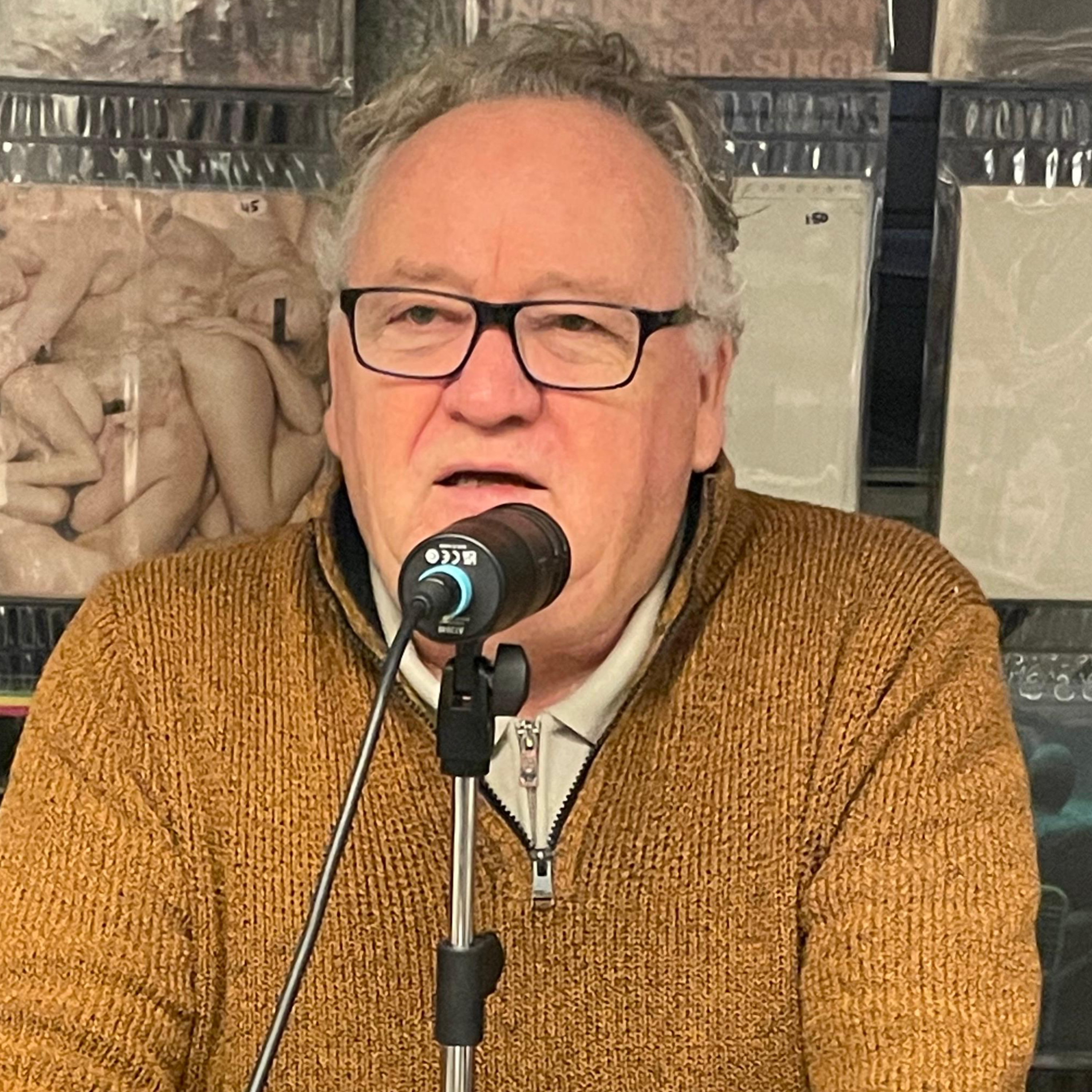 Wim Vriezen is duidelijk over zijn passie: "Muziek is meestal vrolijkheid, zelfs depressieve muziek kan opbeurend zijn." episode artwork