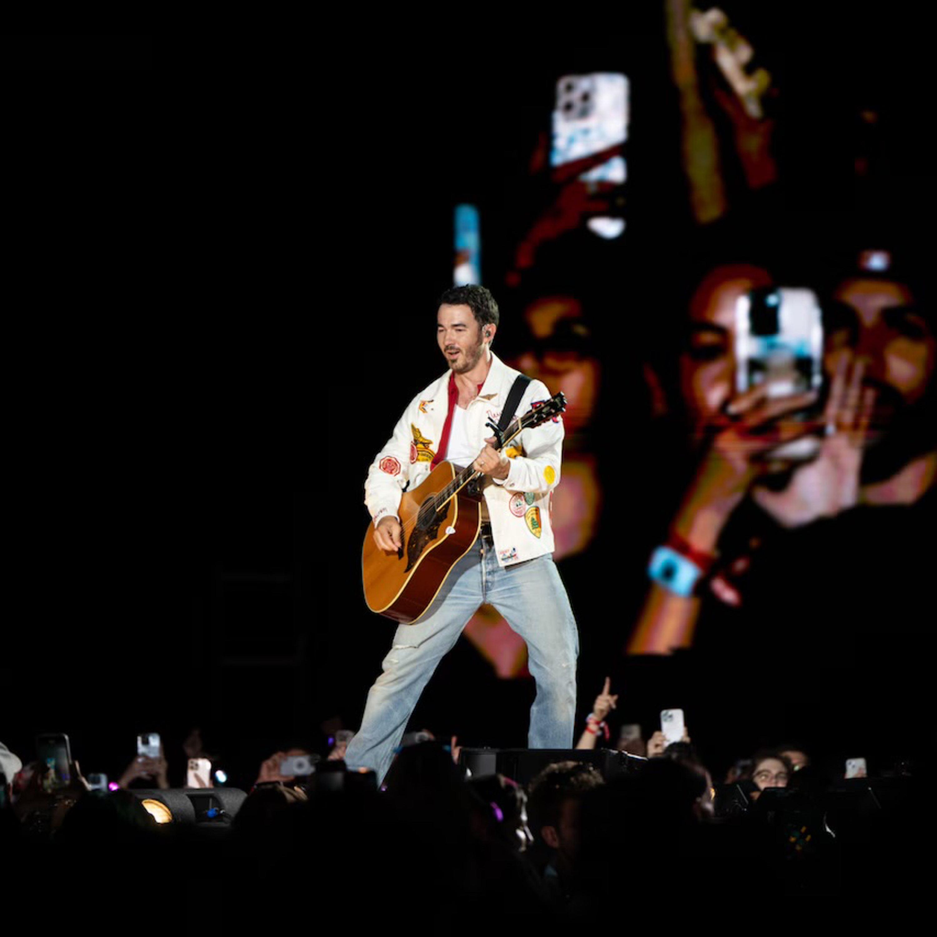 Jonas Brothers member surprises fans at Jersey Shore bar, hops on stage to jam episode artwork