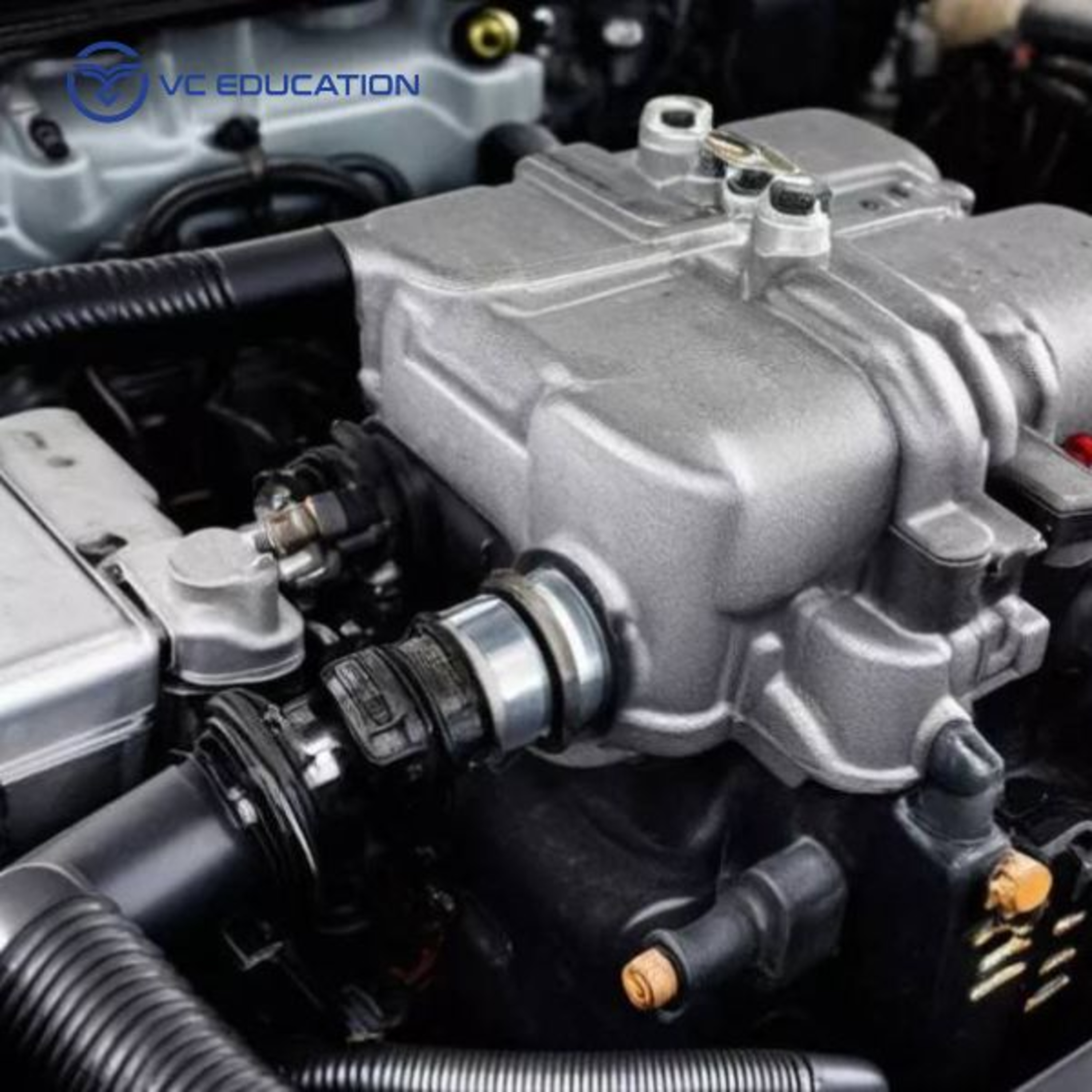 Bơm chân không ô tô: Cấu tạo, vai trò và cách bảo dưỡng