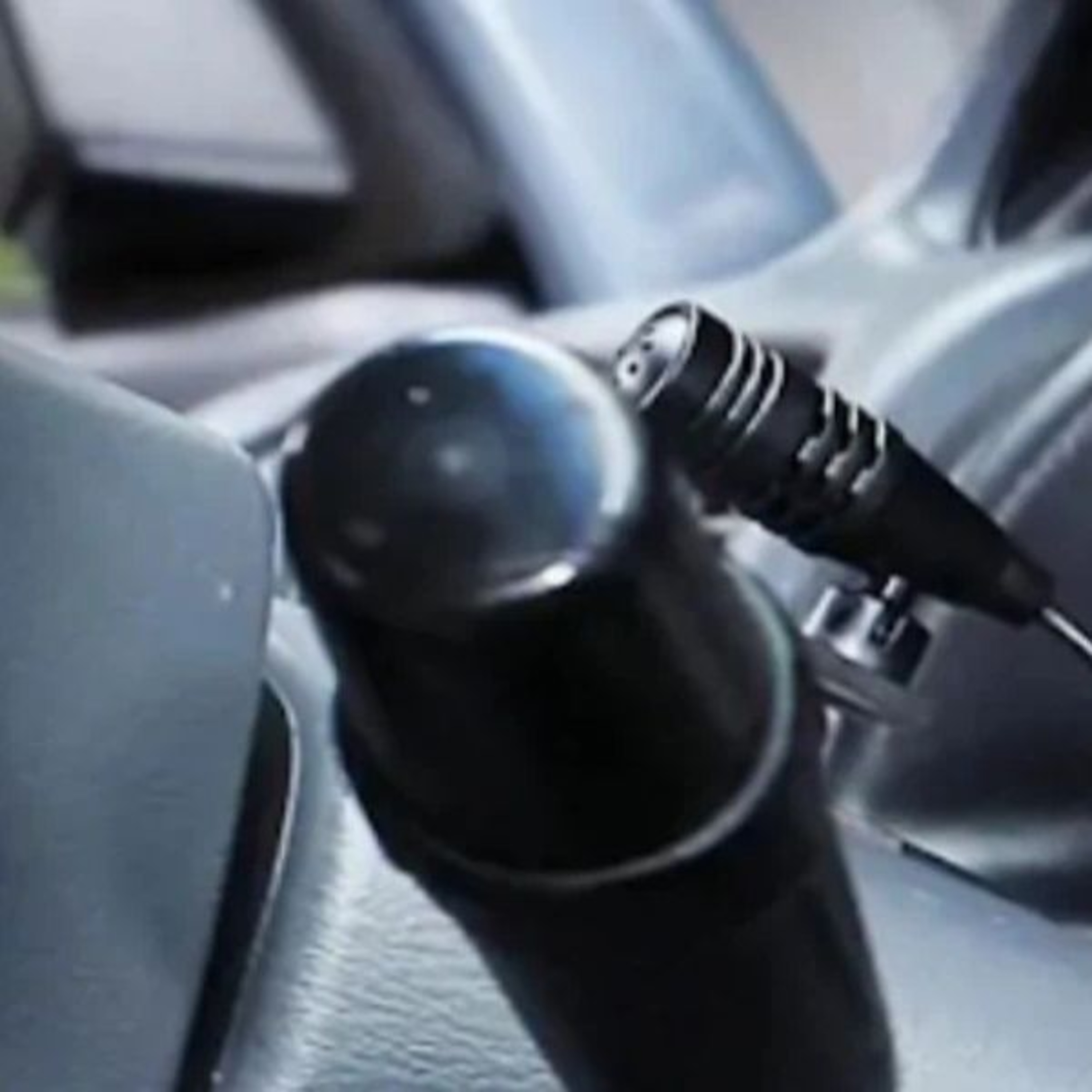 Thiết bị nghe lén trên ô tô: Cách phát hiện và cách ngăn chặn