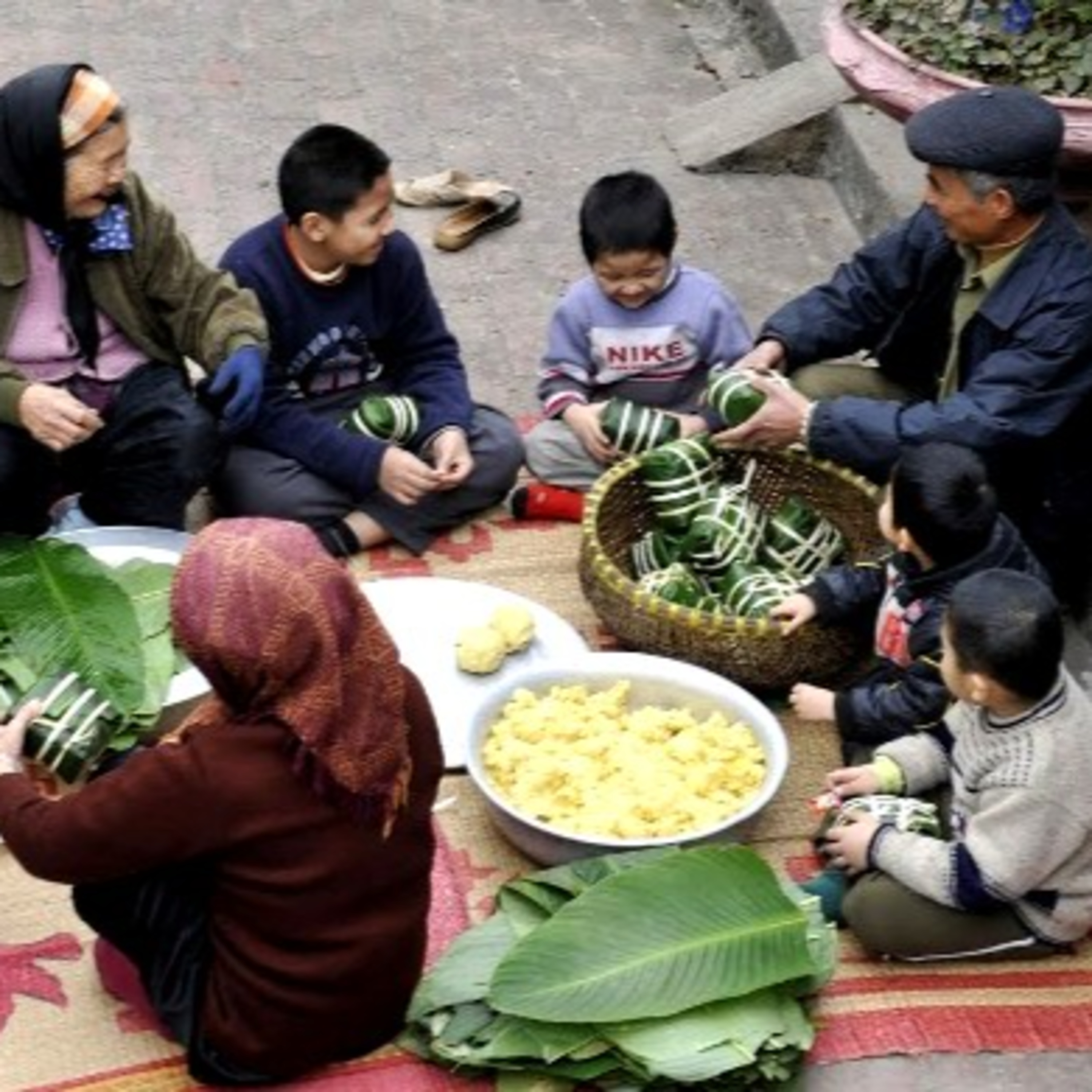 Phong Tục Ngày Tết Việt Nam: Nét Đẹp Văn Hóa Truyền Thống Đậm Đà Bản Sắc Dân Tộc episode artwork