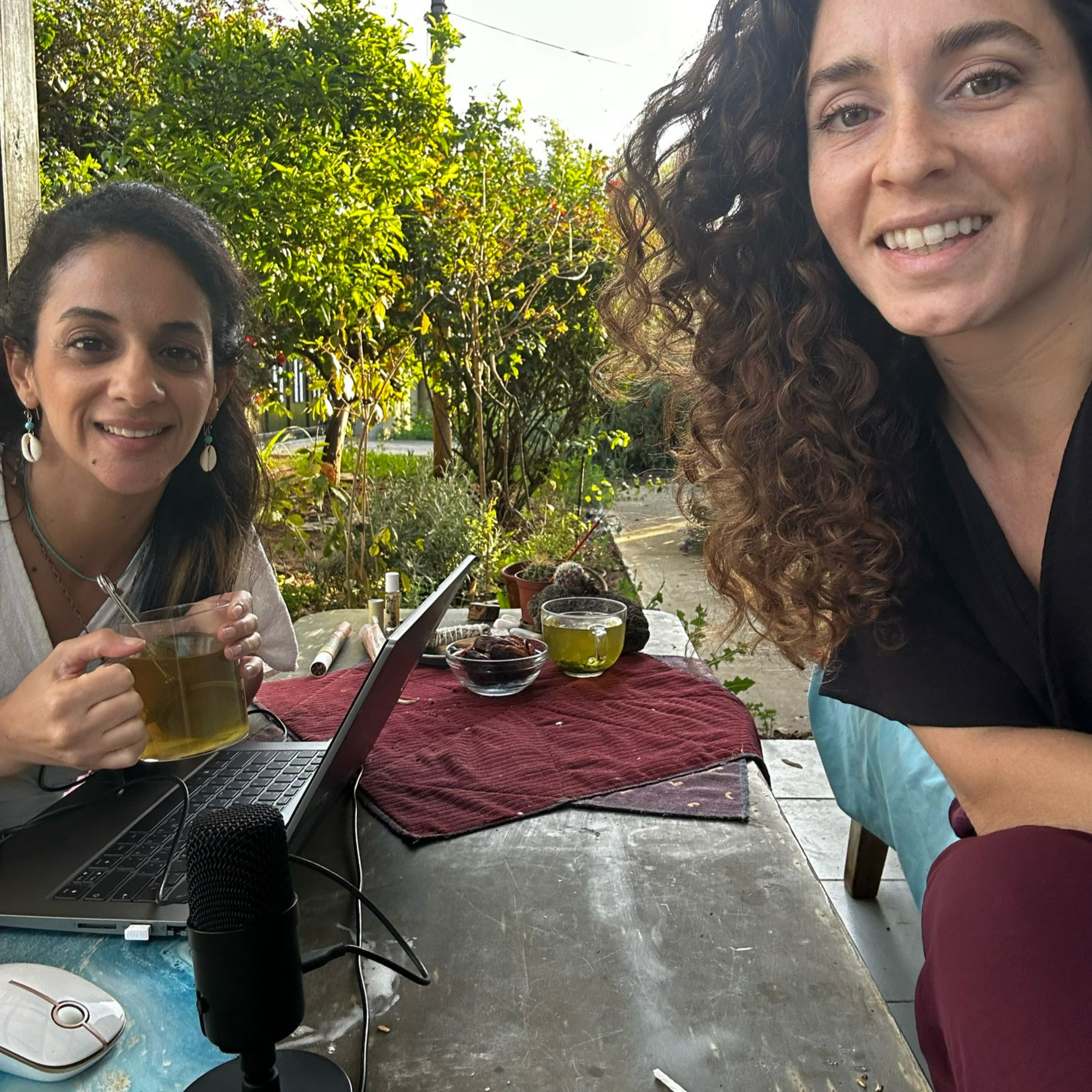 פרק 6: אז את מי בא לך ללבוש היום? על הקשר בין הבגדים שאנחנו לובשות, חיבור לגוף ואנרגיה נשית עם שובל Gypsica episode artwork