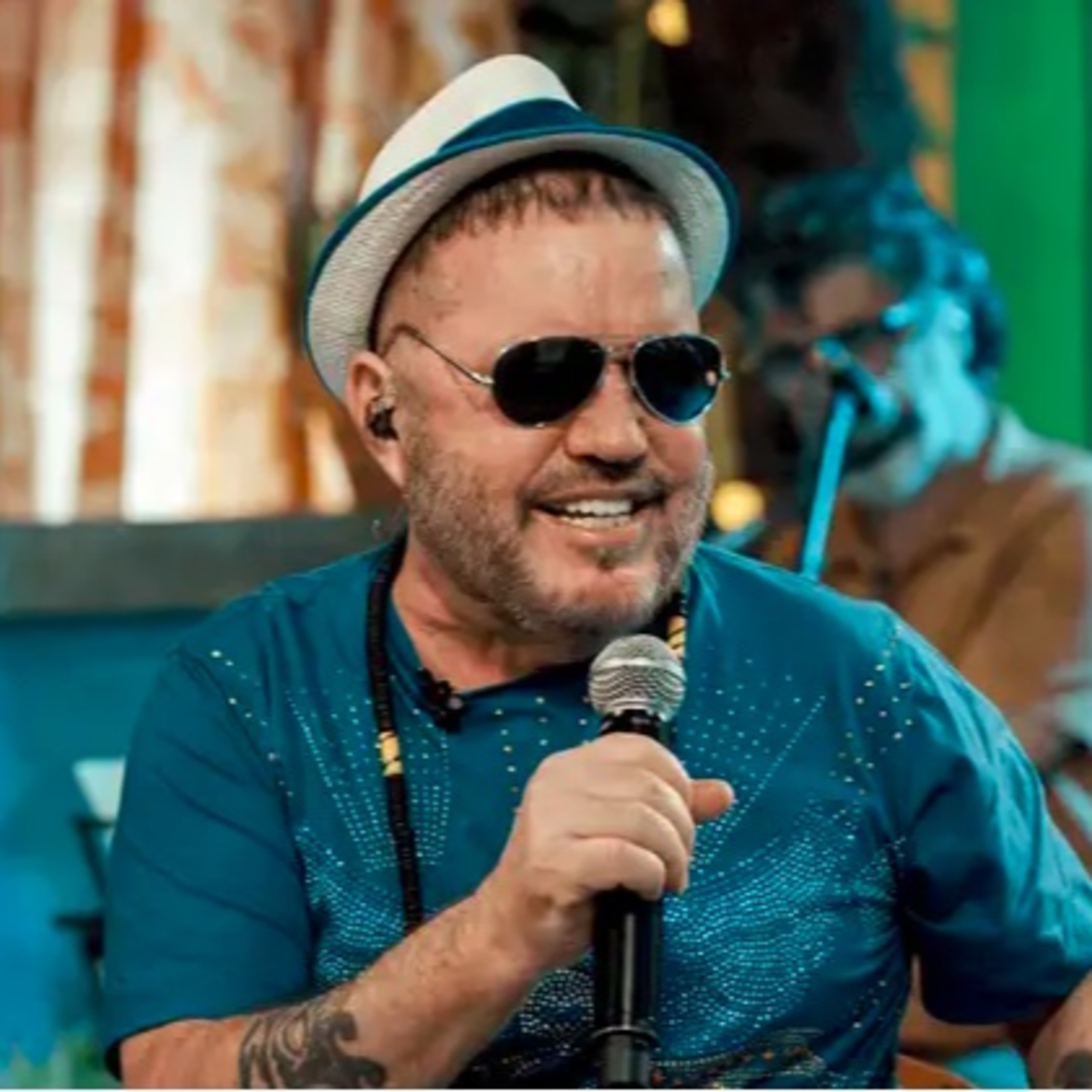 Toninho Geraes: escolas de samba deixaram de fazer 'enredos de plástico' e voltaram a enaltecer africanidade  episode artwork