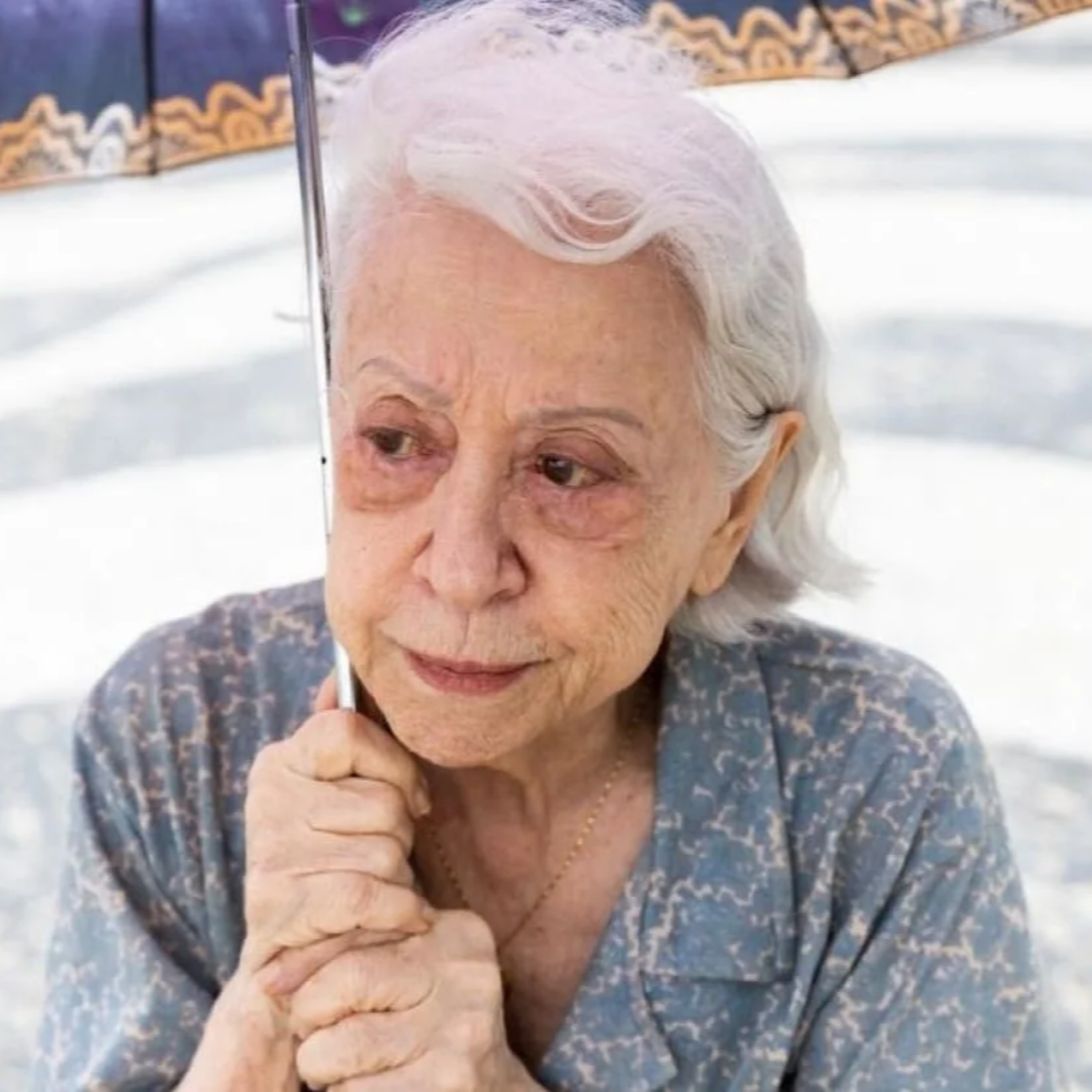 Vitória, estrelado por Fernanda Montenegro, conta a história uma heroína, mas também de um estado e uma sociedade falhos episode artwork