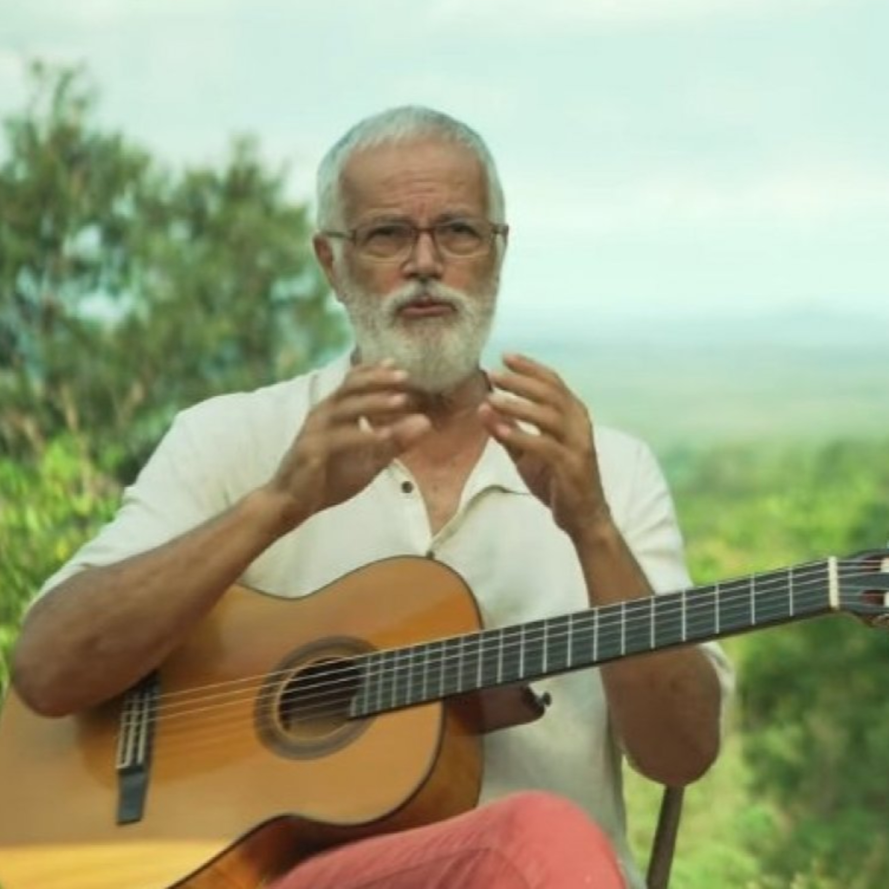 Conversa Bem Viver entrevista o cantor, compositor e violonista Roberto Mendes