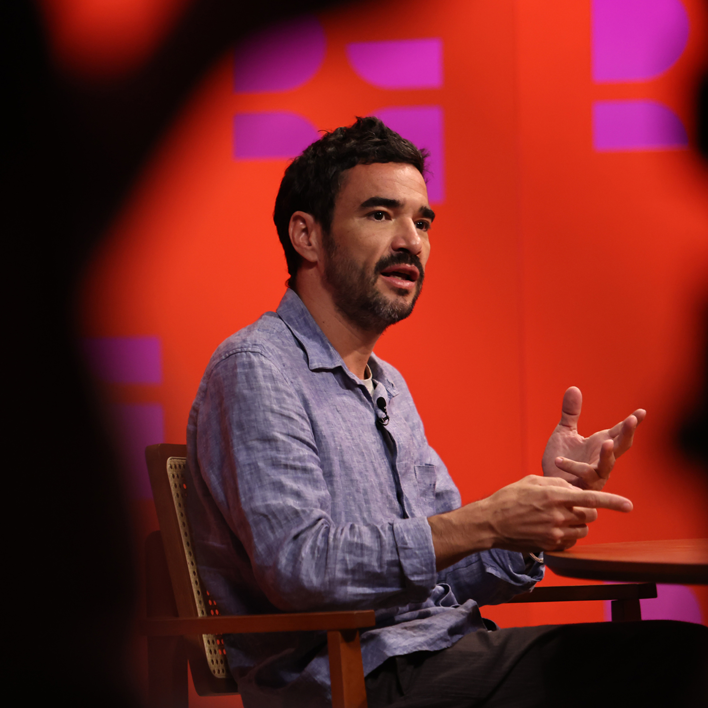 Caio Blat: patriotismo é regulamentar streaming para investir em conteúdo nacional