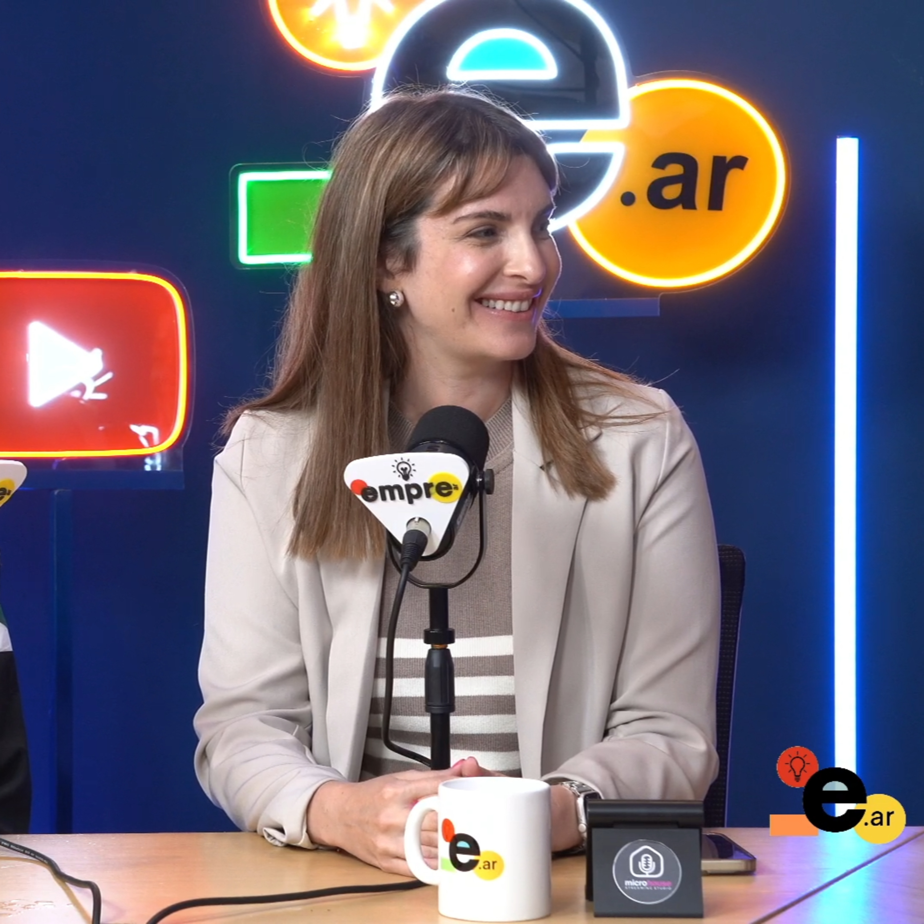 Era contrabajista, atravesó una crisis y terminó creando un emprendimiento único episode artwork