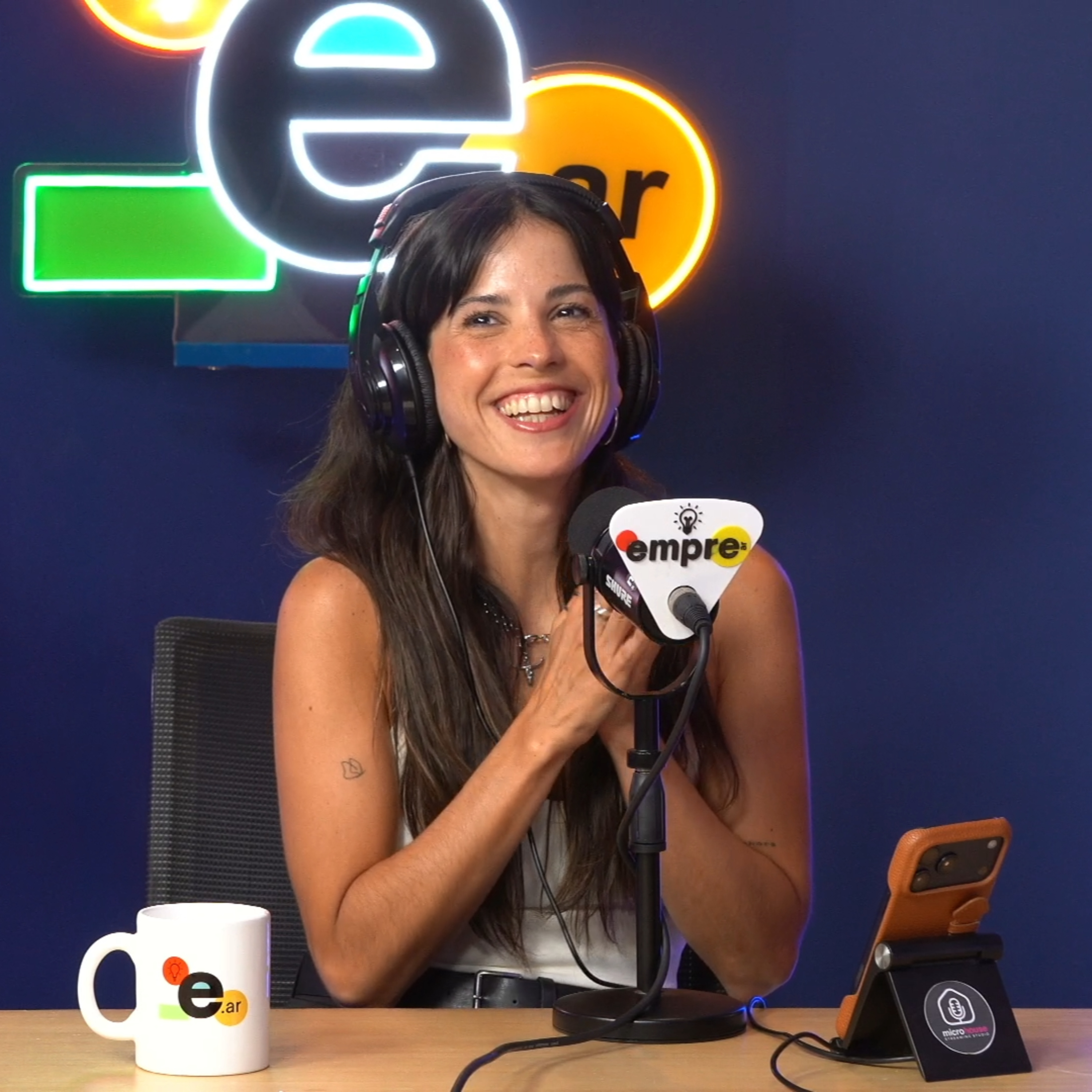 Cómo piensa los negocios Cande Molfese: de cerrar un stream y perder muchisimo a tener un comercio super exitoso y una empresa en crecimiento episode artwork