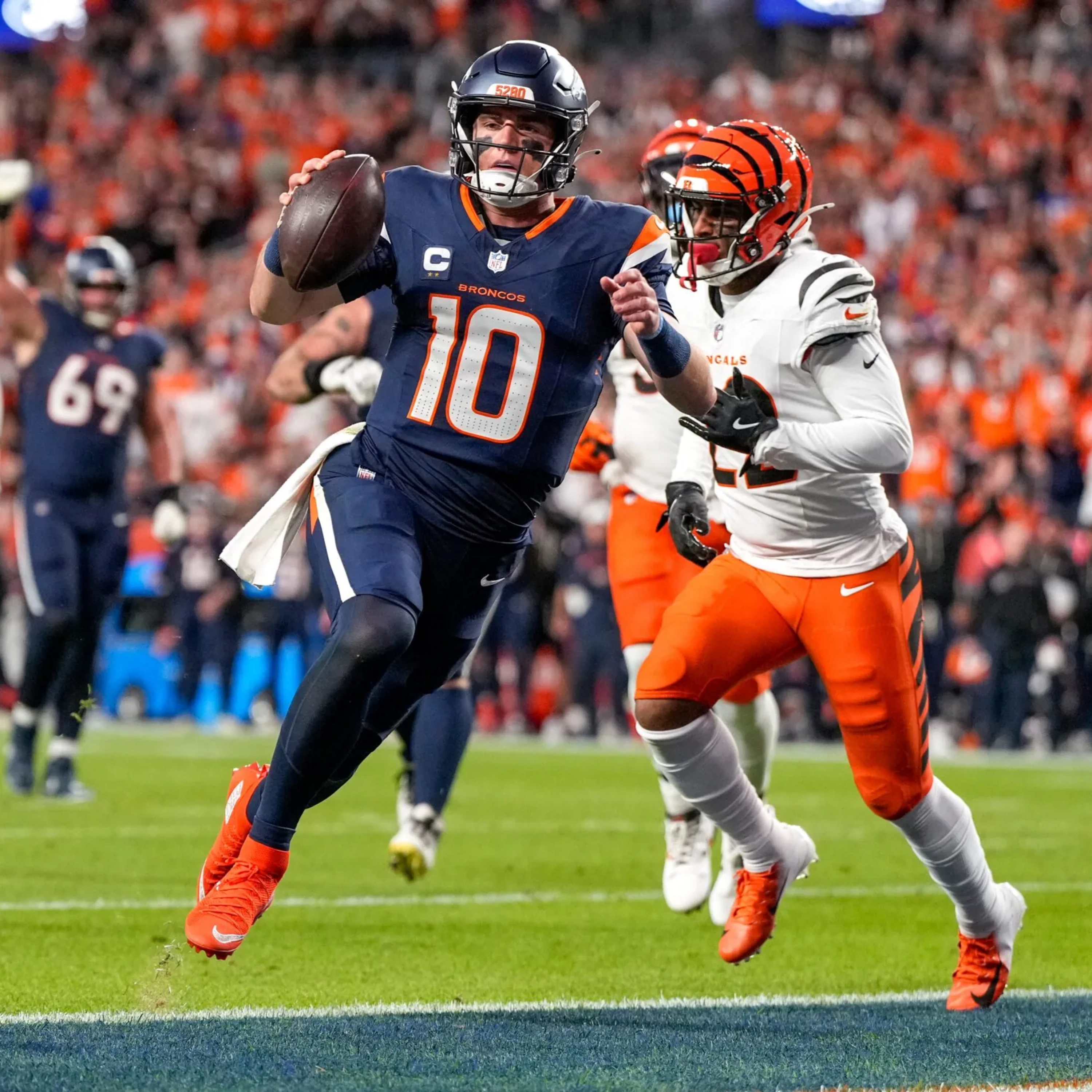 DOLPHINS vencem, mas perdem TYREEK HILL; BRONCOS passa por cima dos BENGALS