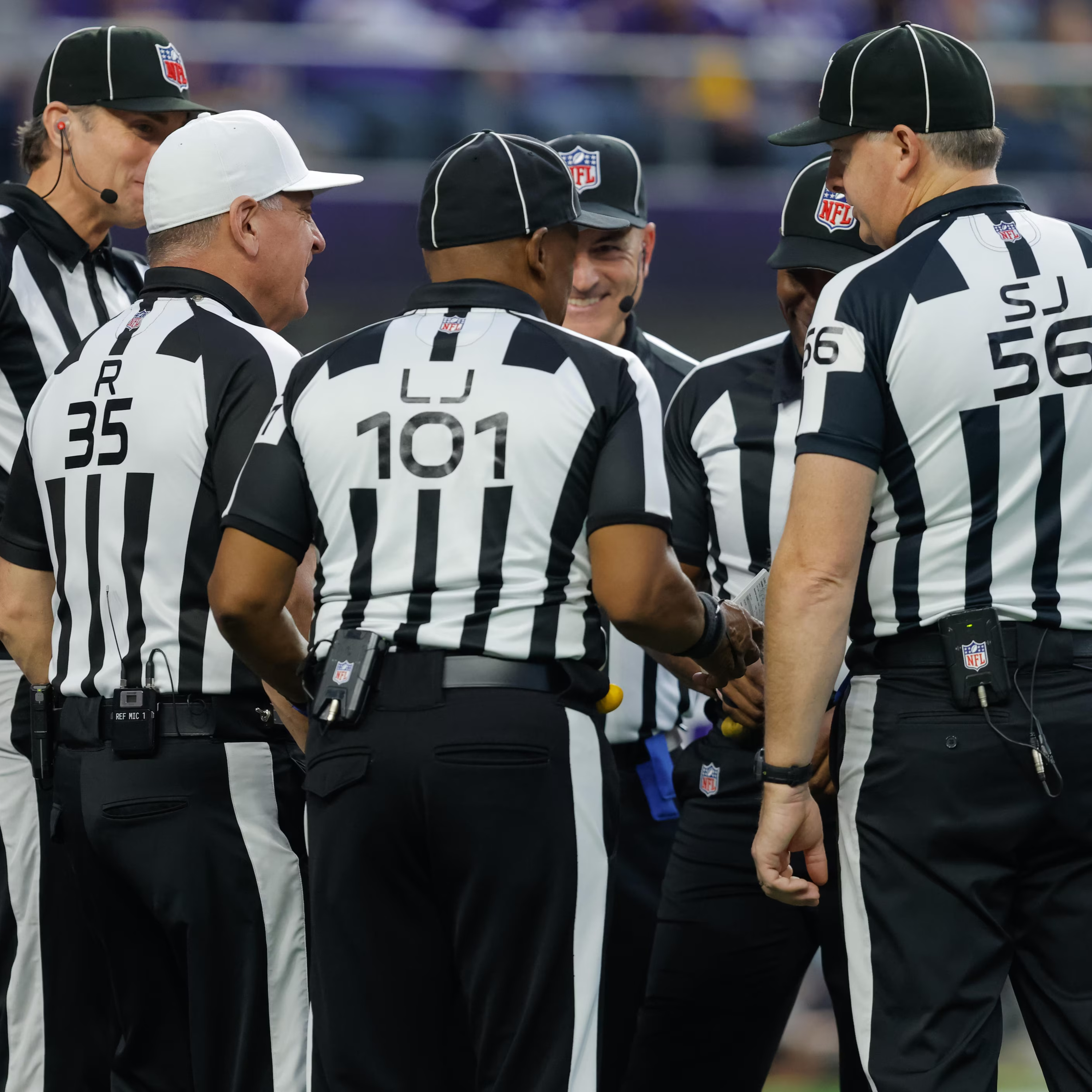 Arbitragem, calendário e contratos: notícias da NFL para abrir a semana episode artwork