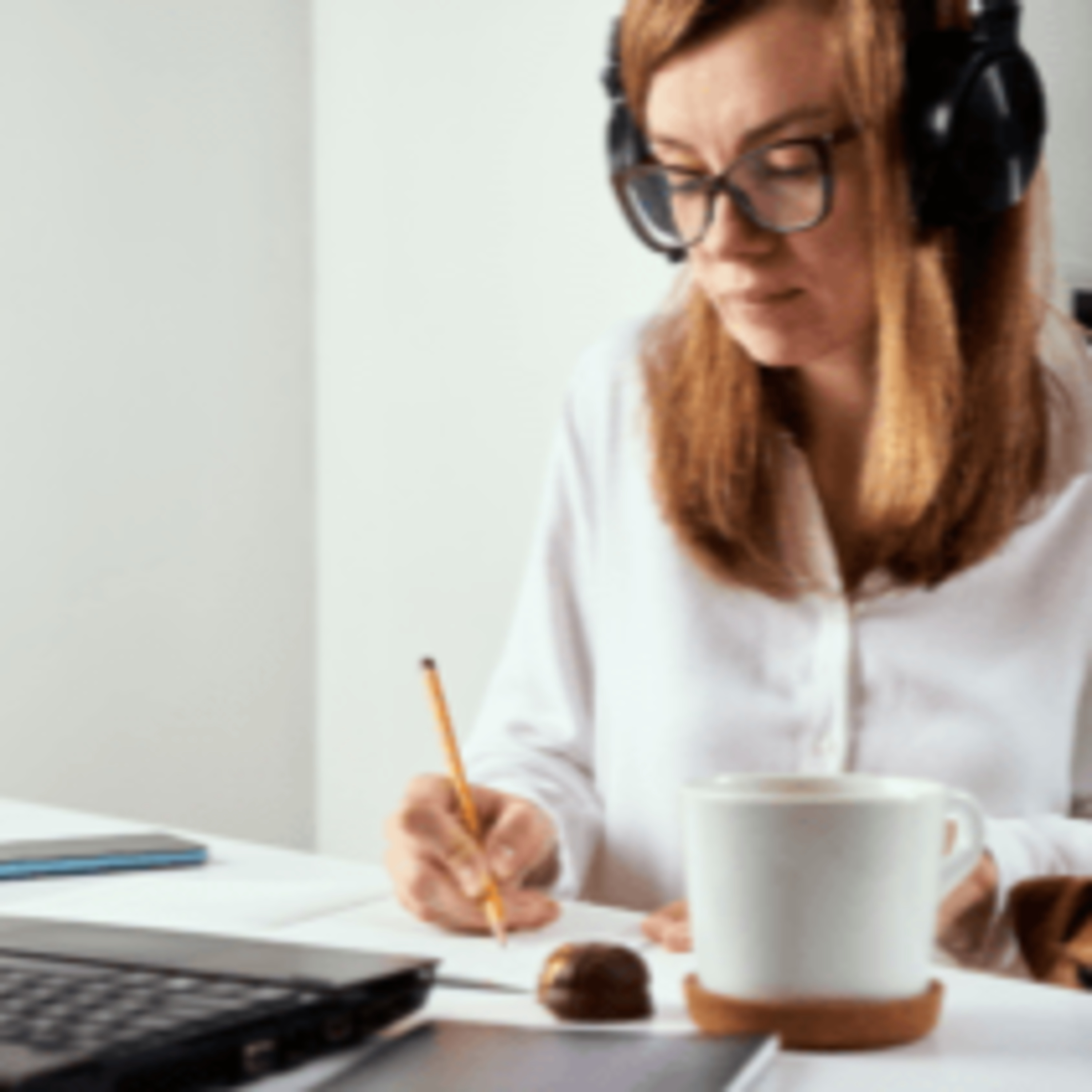 Voice-Over vs. Subtitling for E-learning: Which Works Best? episode artwork