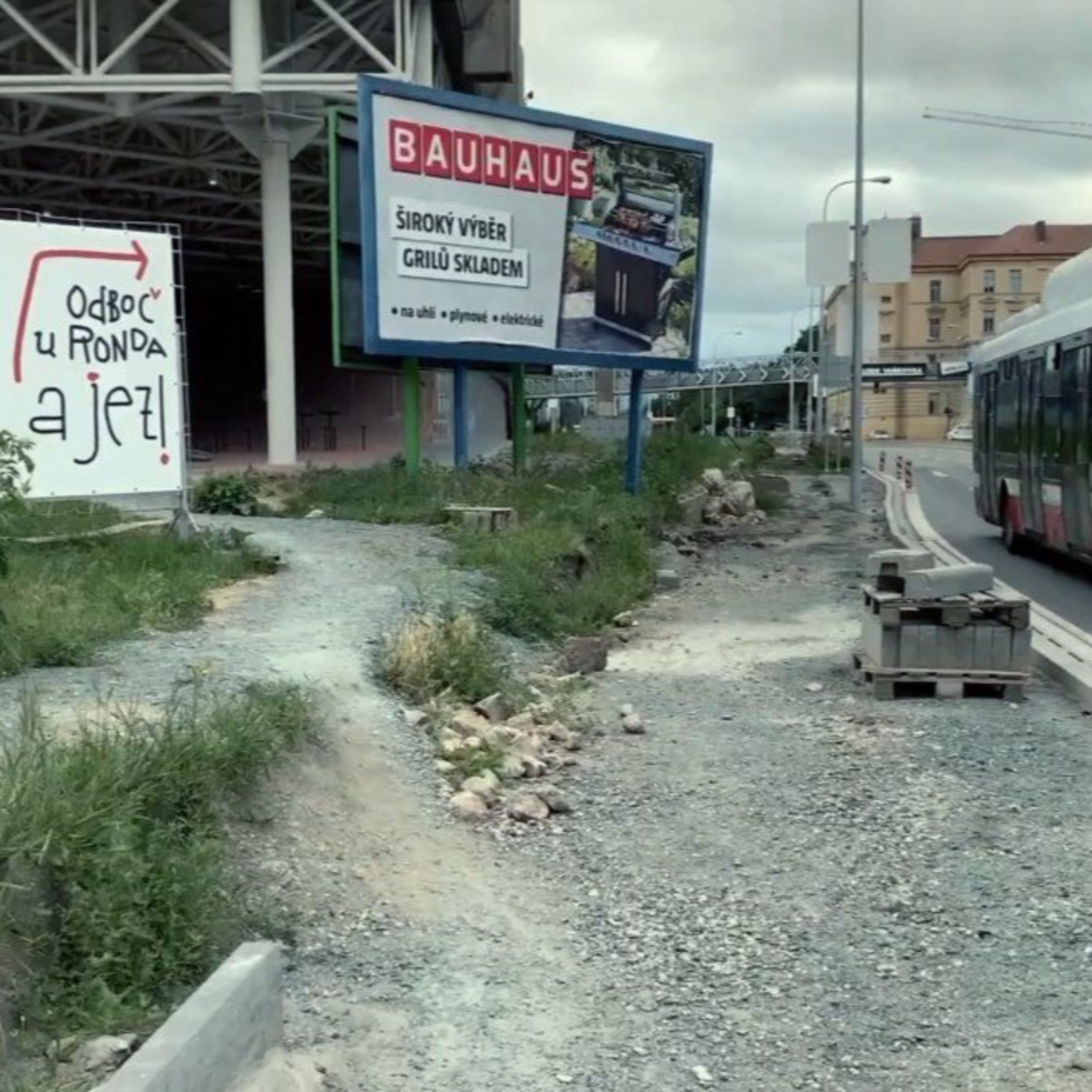 Oči dokorán