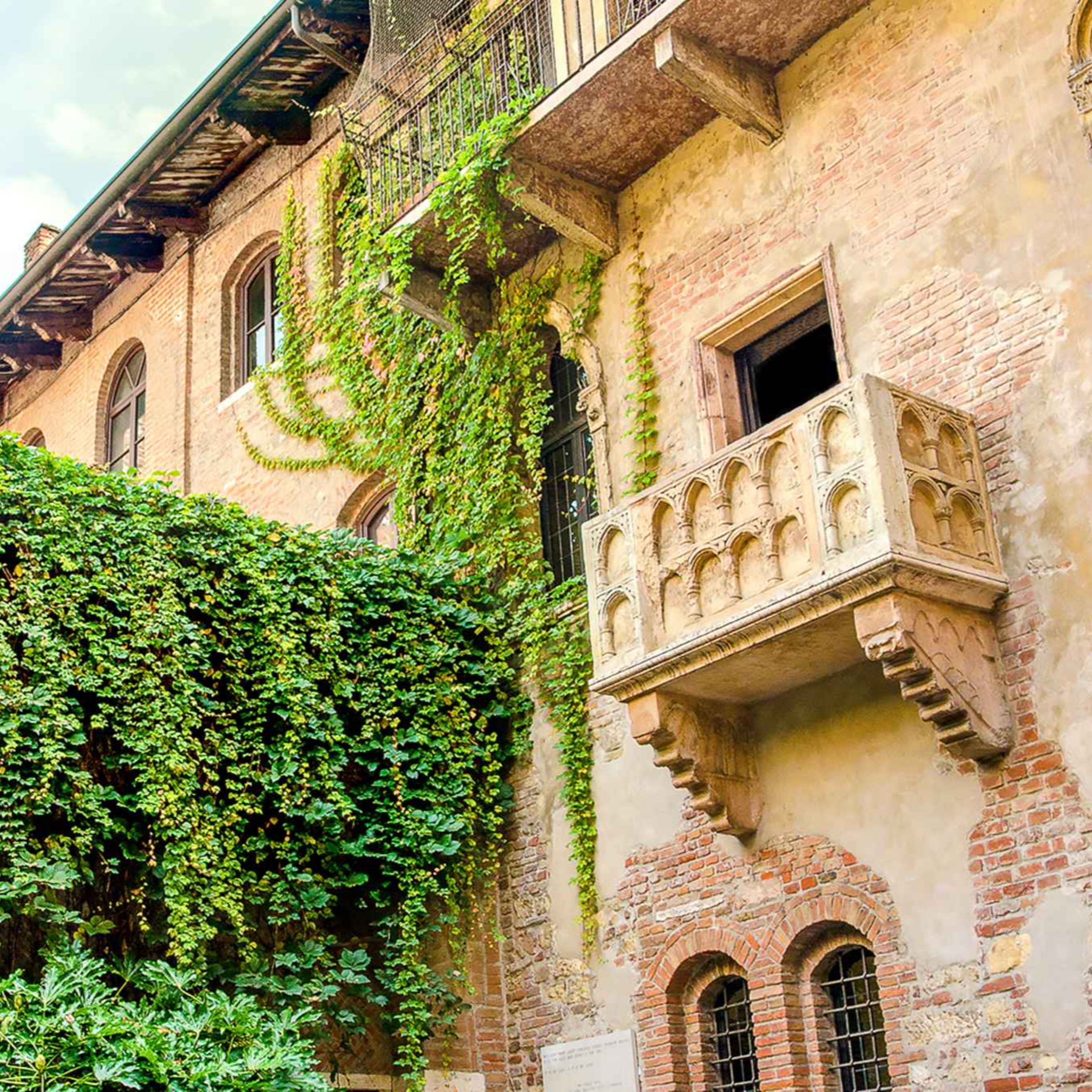 Juliet's House and Juliet's Tomb episode artwork