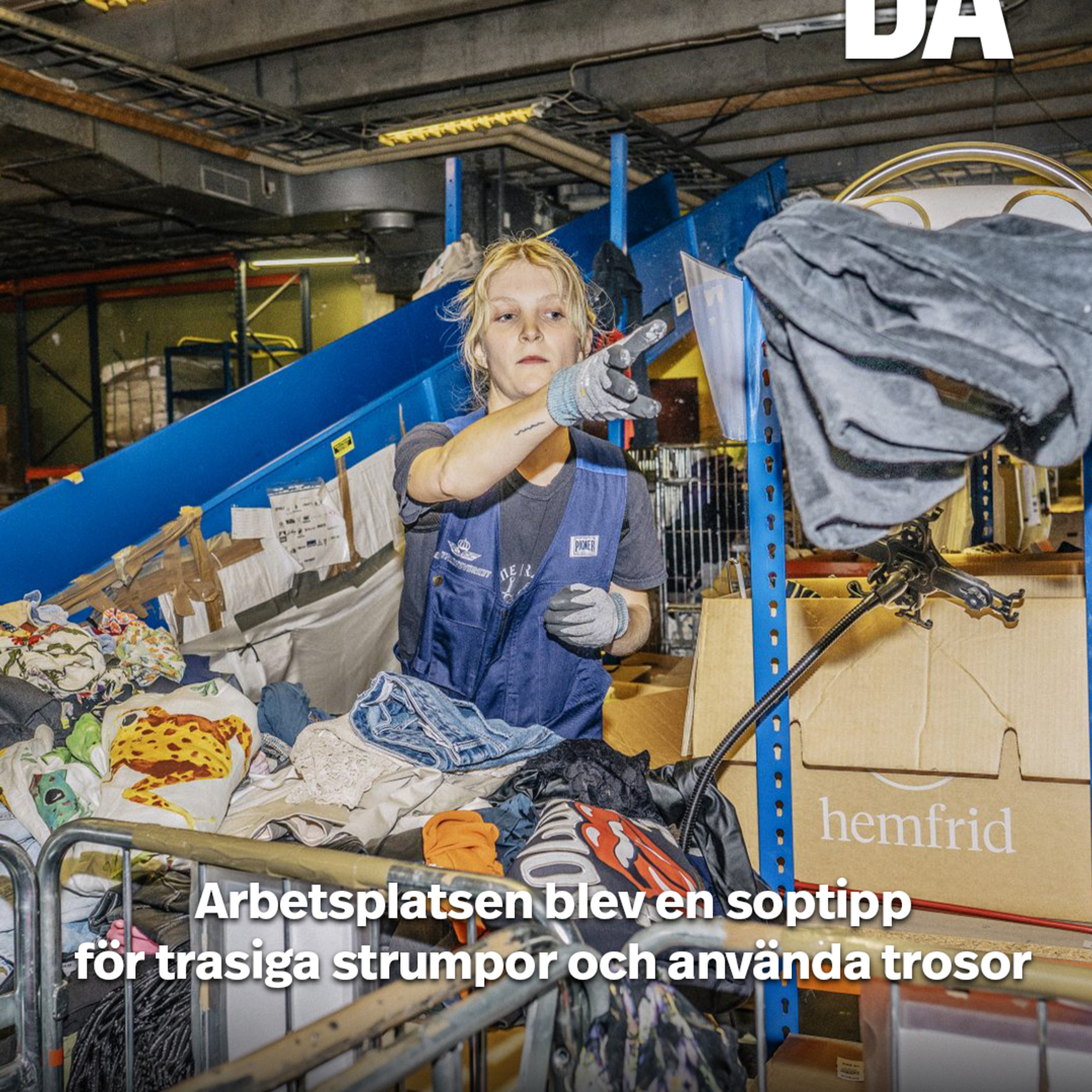 Arbetsplatsen blev en soptipp för trasiga strumpor och använda trosor episode artwork