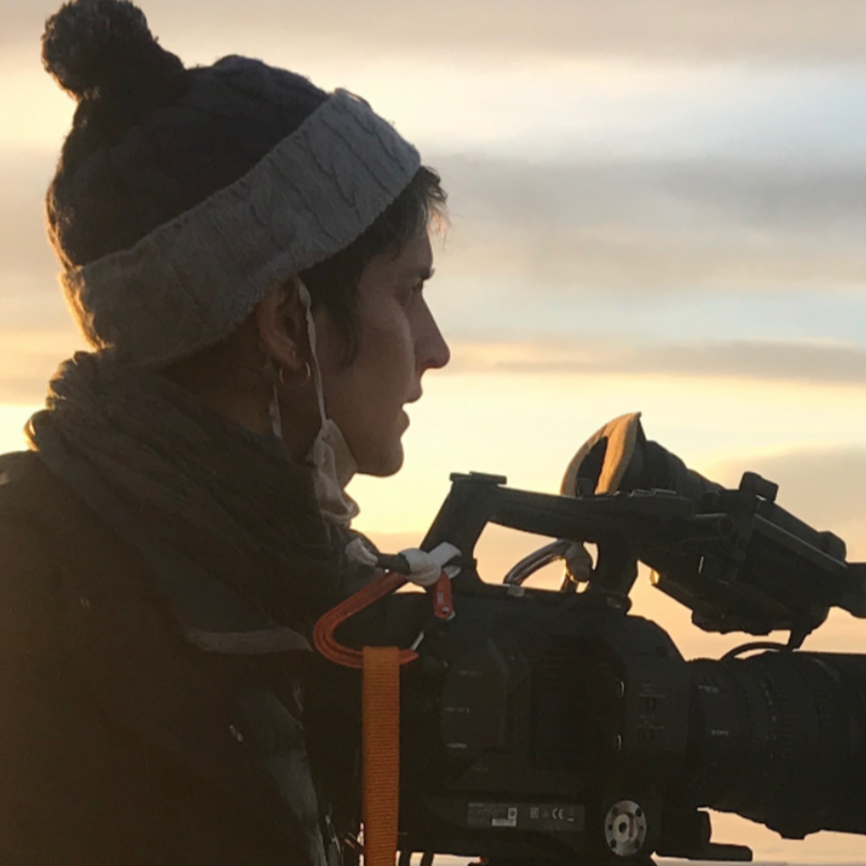 EP3 | Muriel Cravatte, réalisatrice et directrice photo du film MOTHERSHIP episode artwork