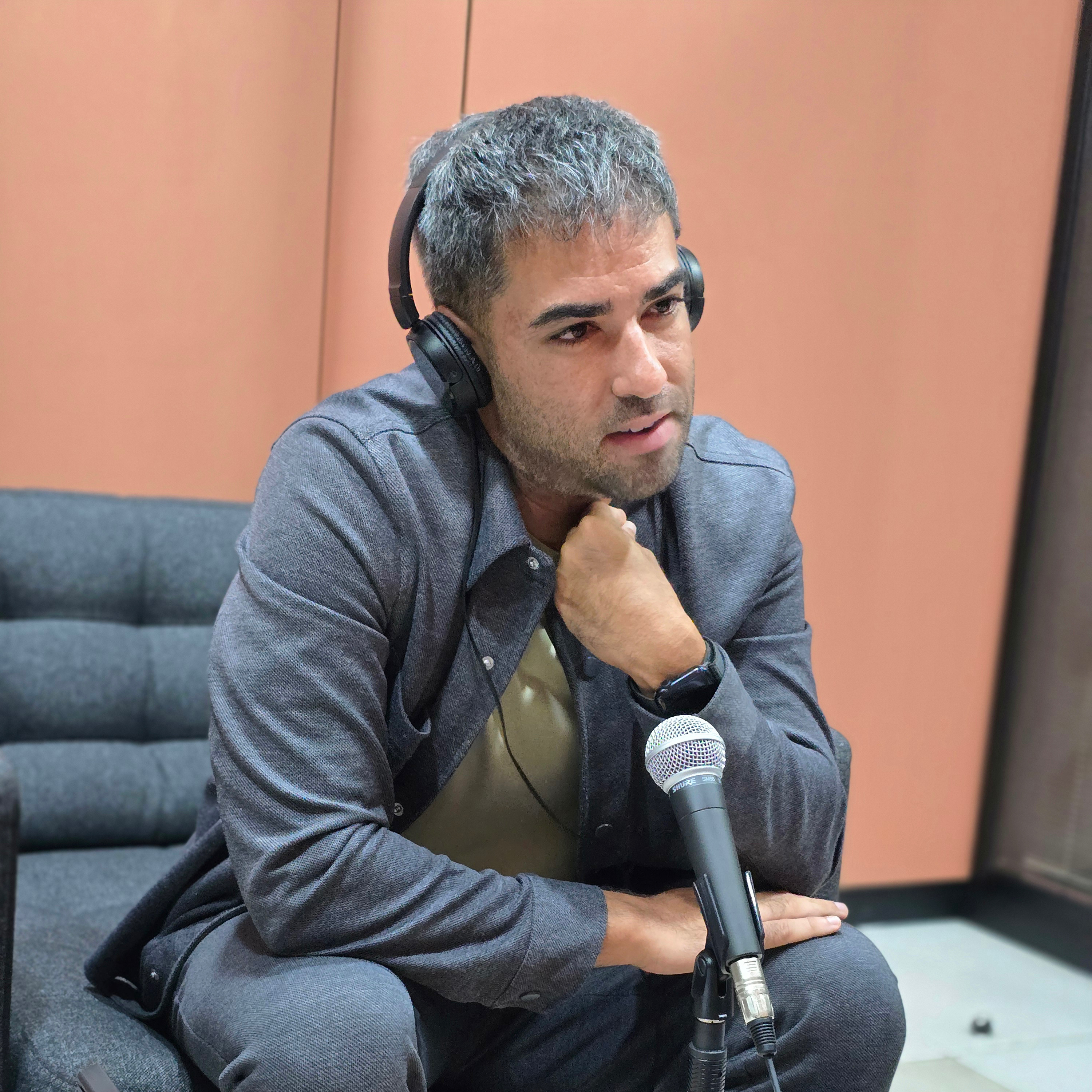 t2. episodio diez. Adolfo. episode artwork