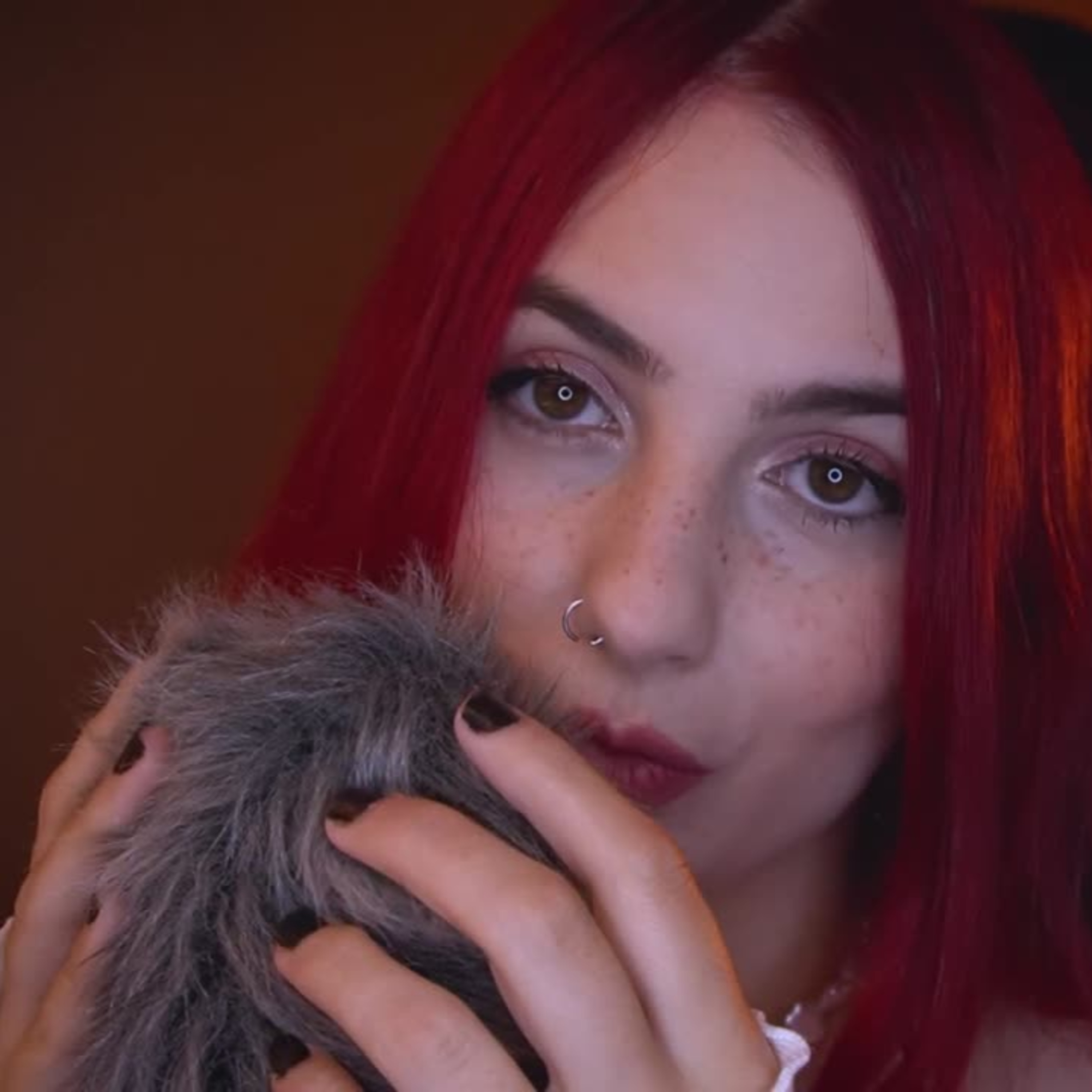 ASMR suave para você dormir bem (Kisses + cafuné + chuva) episode artwork