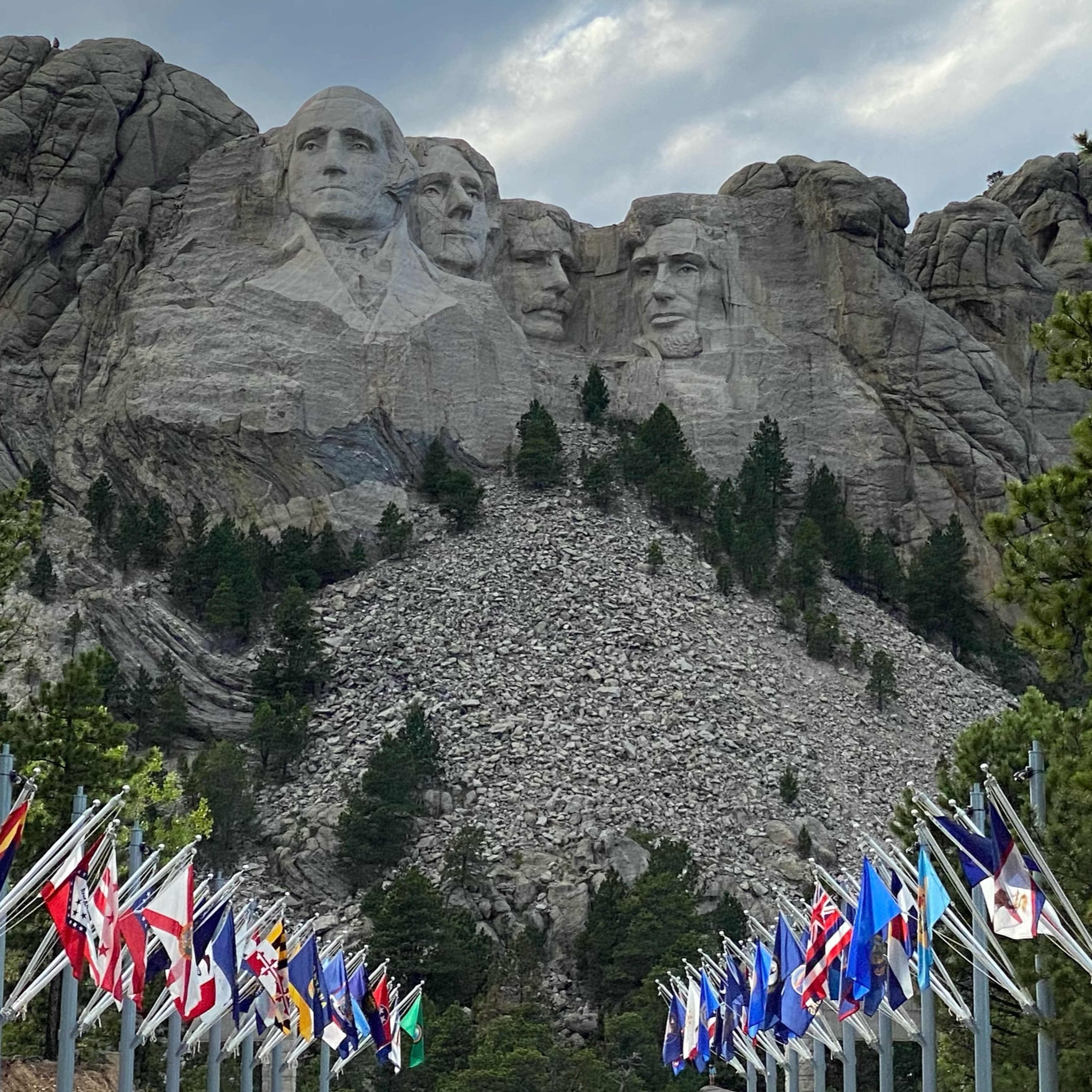 Mount Rushmore and Crazy Horse episode artwork