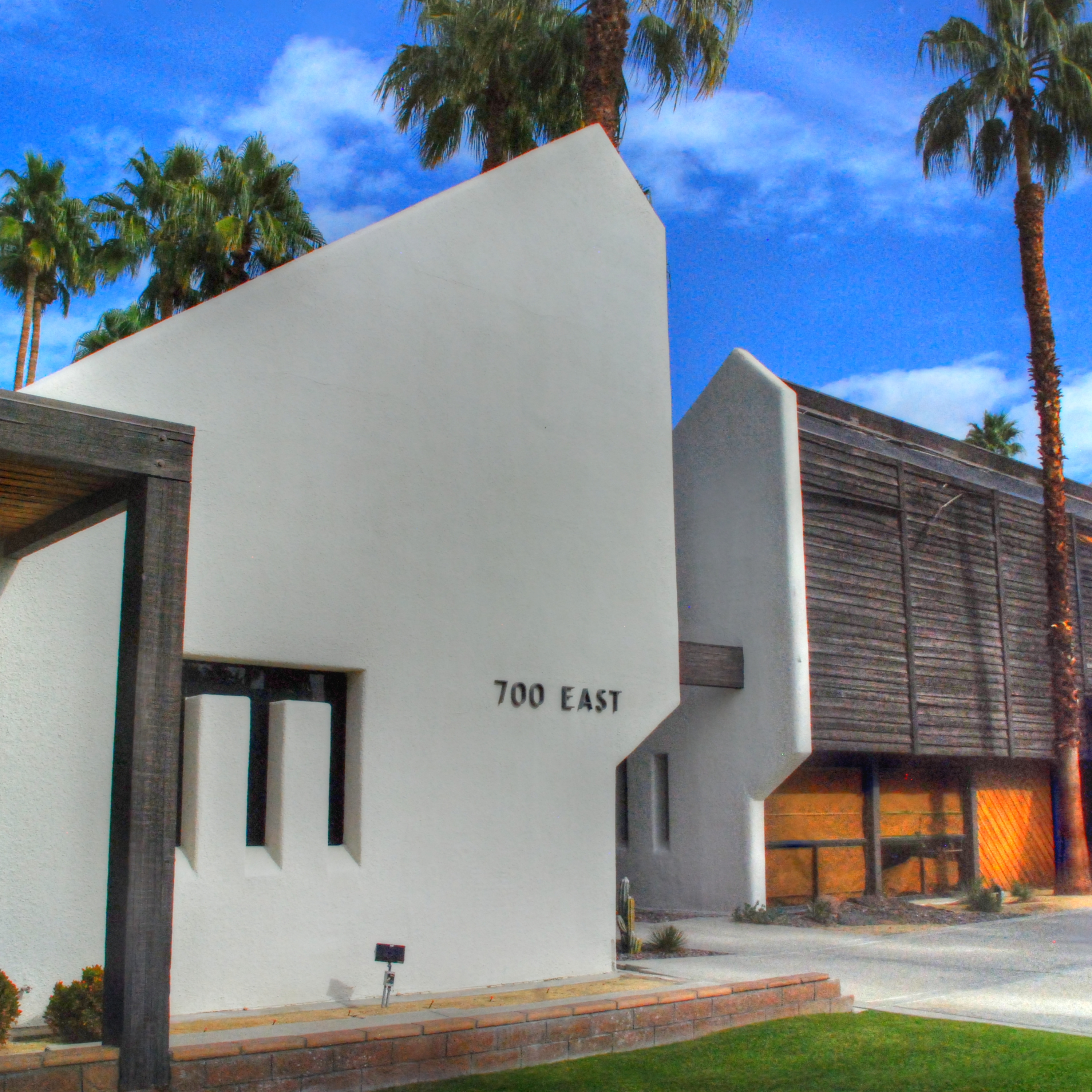 A classic worth saving! Kaptur Plaza.