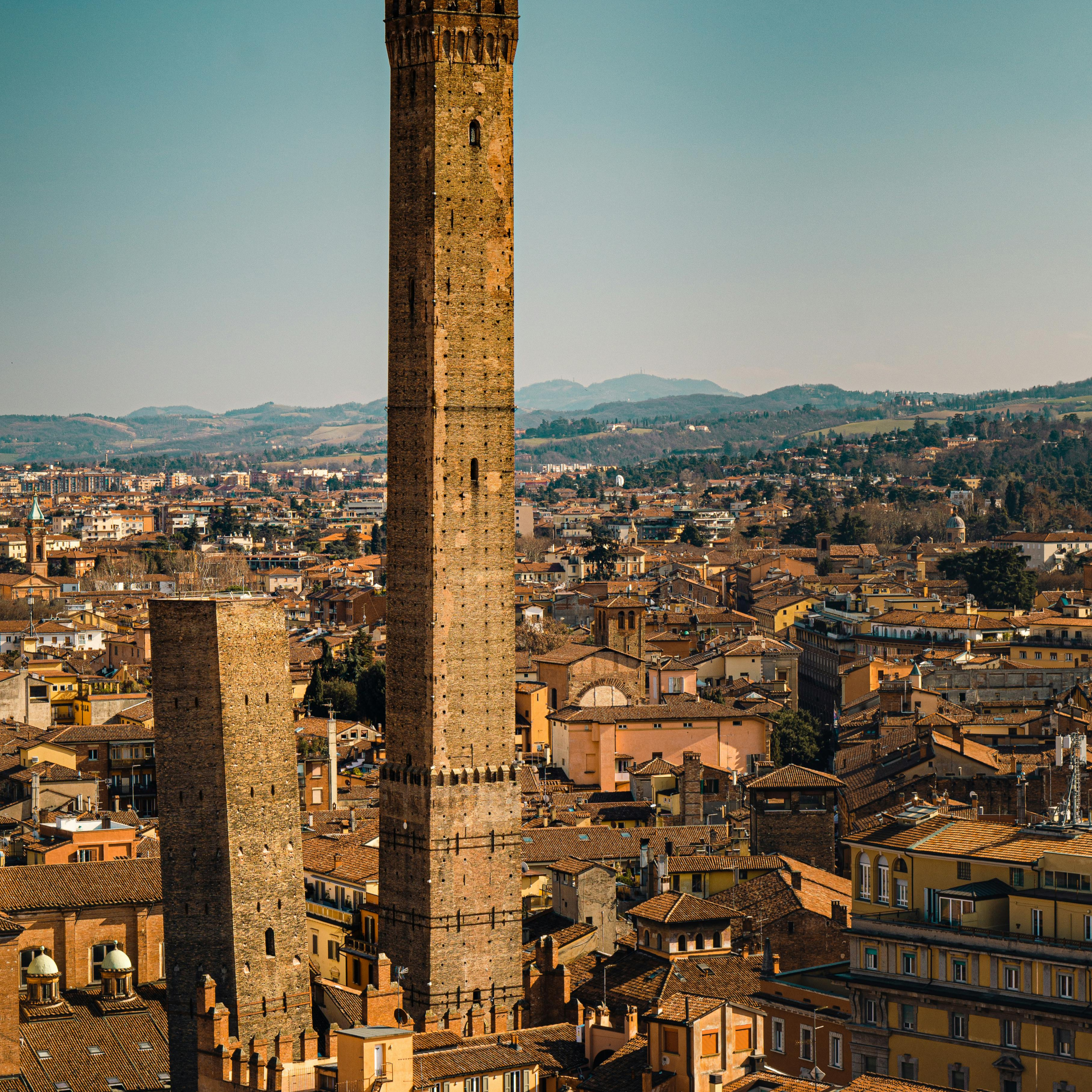 The Asinelli Tower and the Garisenda Tower episode artwork