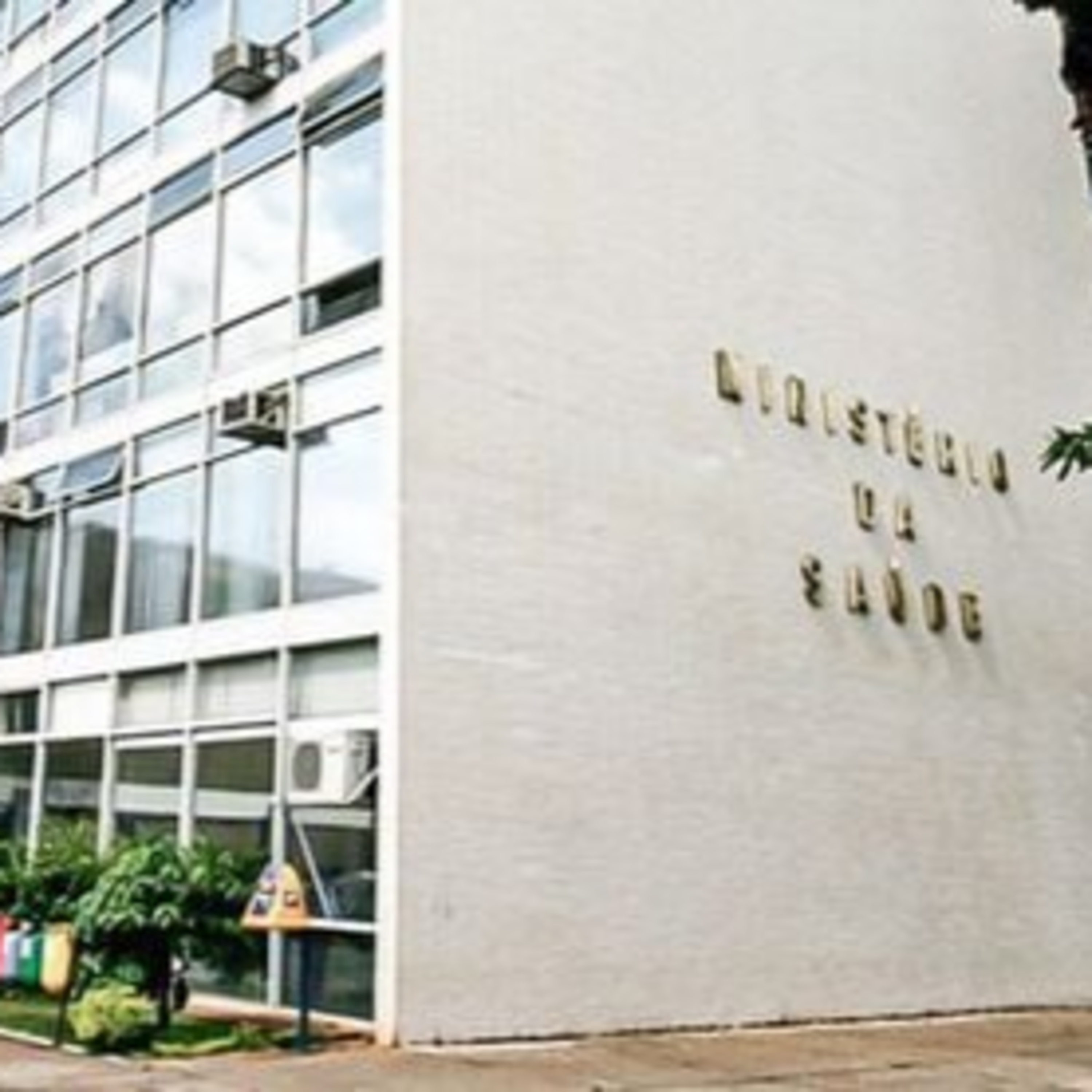 Implante contraceptivo chega ao SUS; saiba como funciona