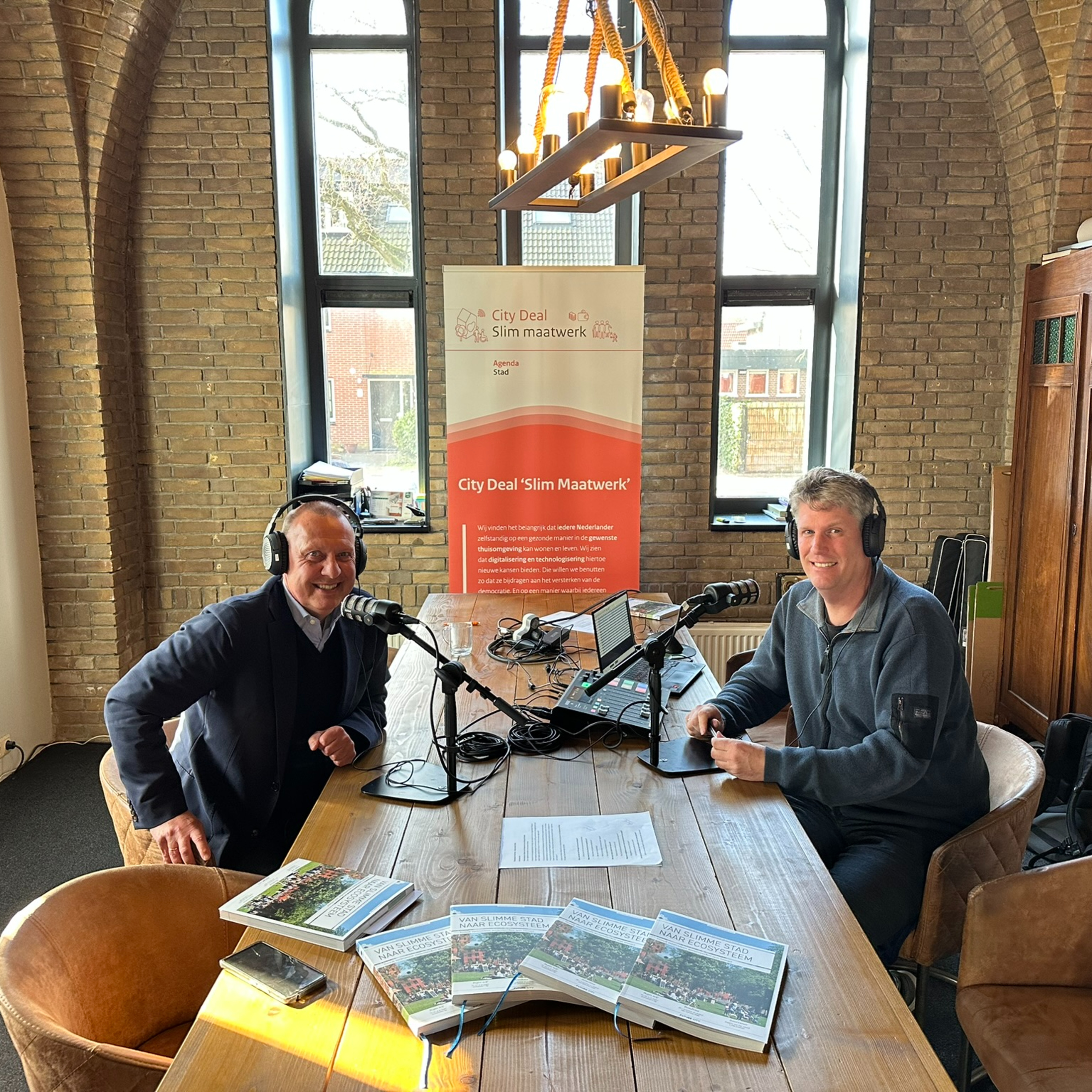 #3 Bas van der Vliet analyseert hoe samenwerkingen werken en legt uit waarom dat in het sociaal domein ingewikkeld is episode artwork