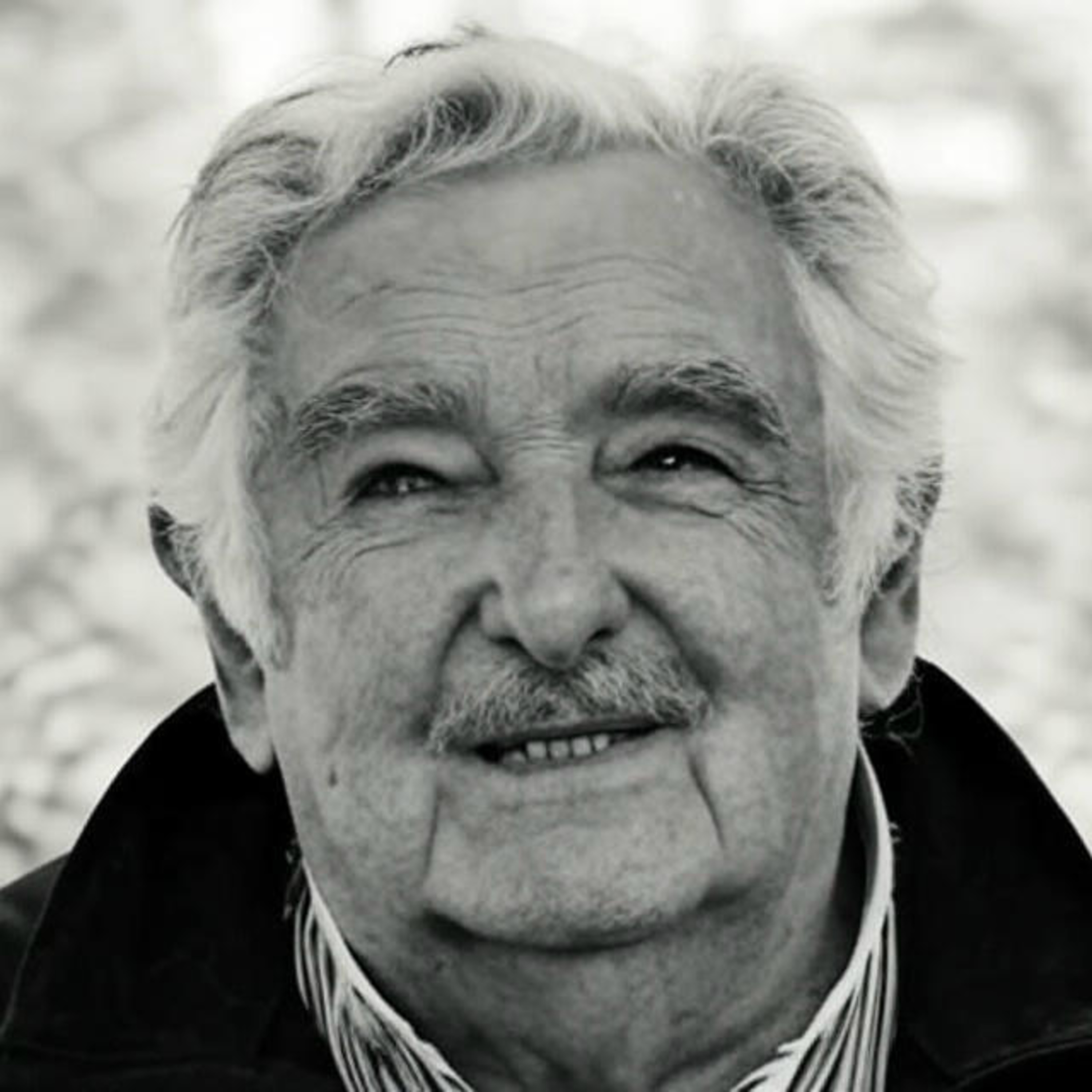 Pepe Mujica, el expresidente uruguayo que inspira con su vida austera, su humanismo y su compromiso con la justicia social. episode artwork